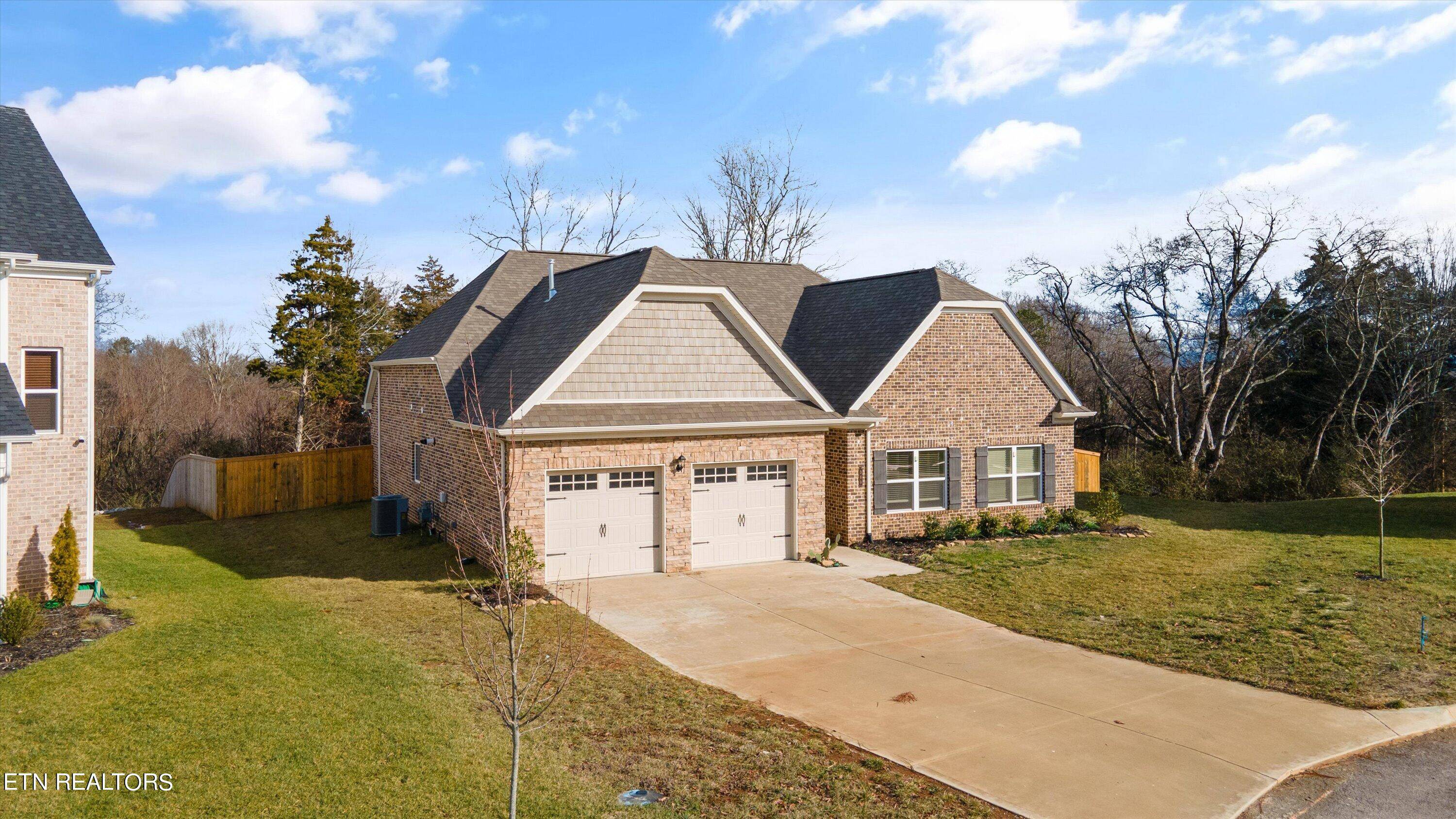 Lenoir City, TN 37771,369 Aspen DR