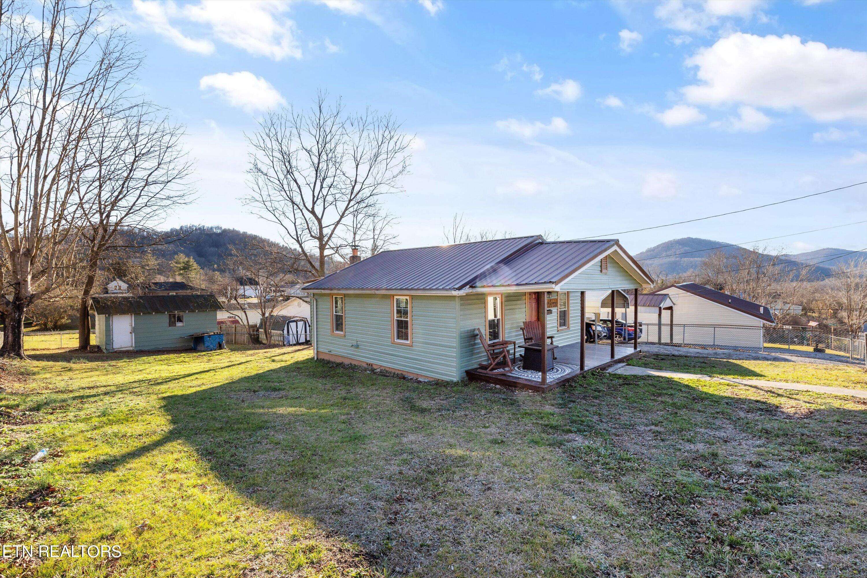 Jellico, TN 37762,632 Ivey St