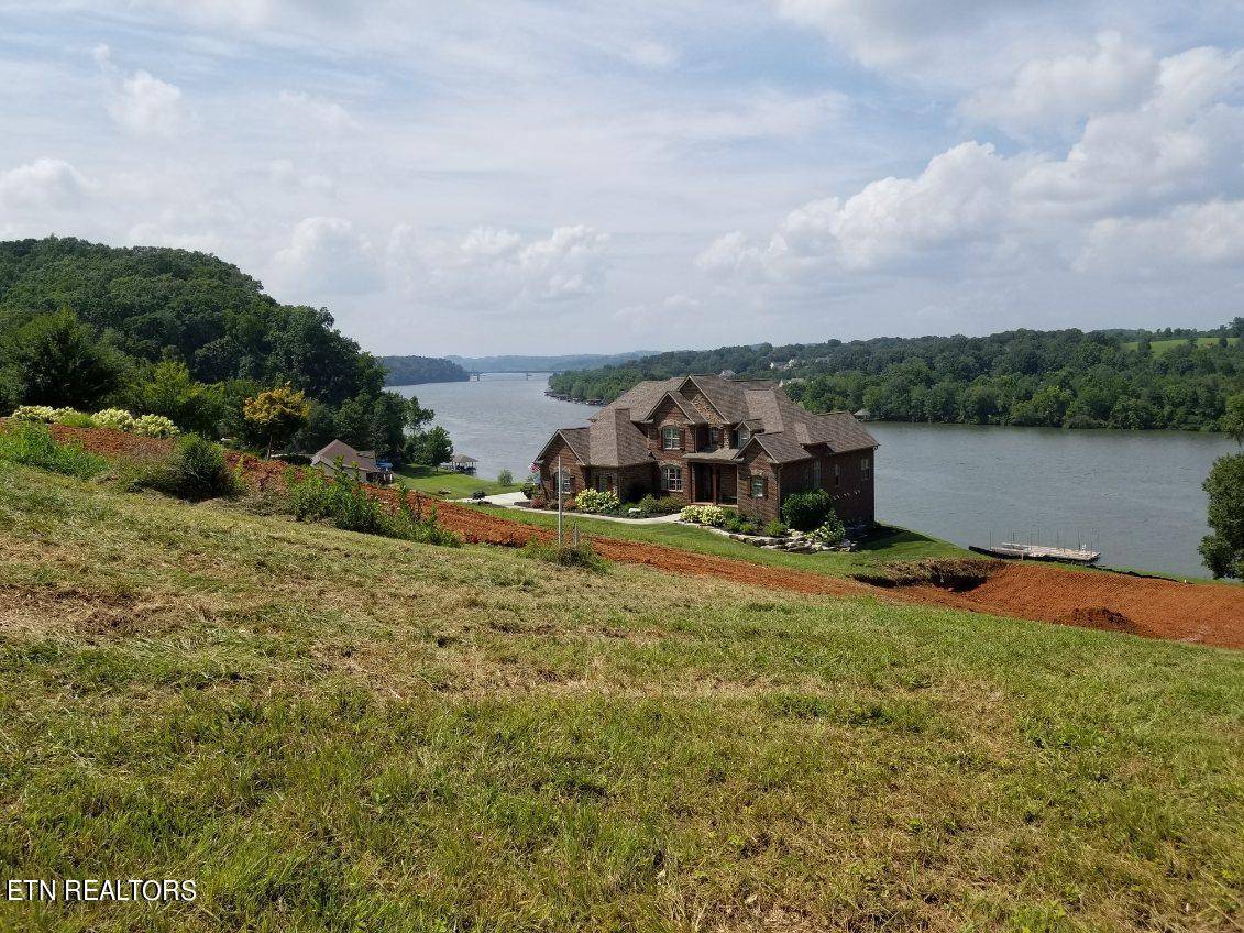 Loudon, TN 37774,340 Silent River LN