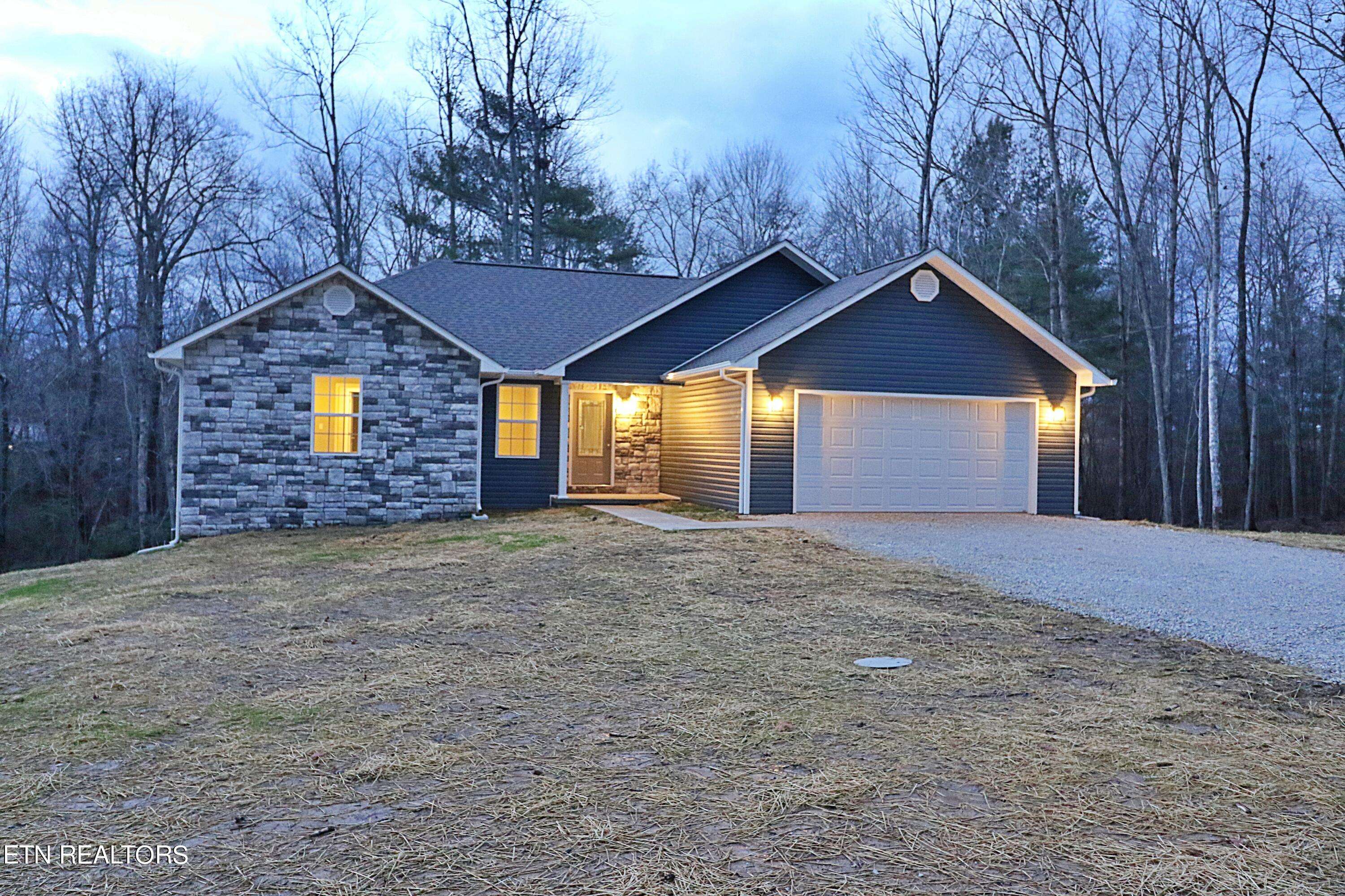 Oneida, TN 37841,1226 Toomey Falls Rd