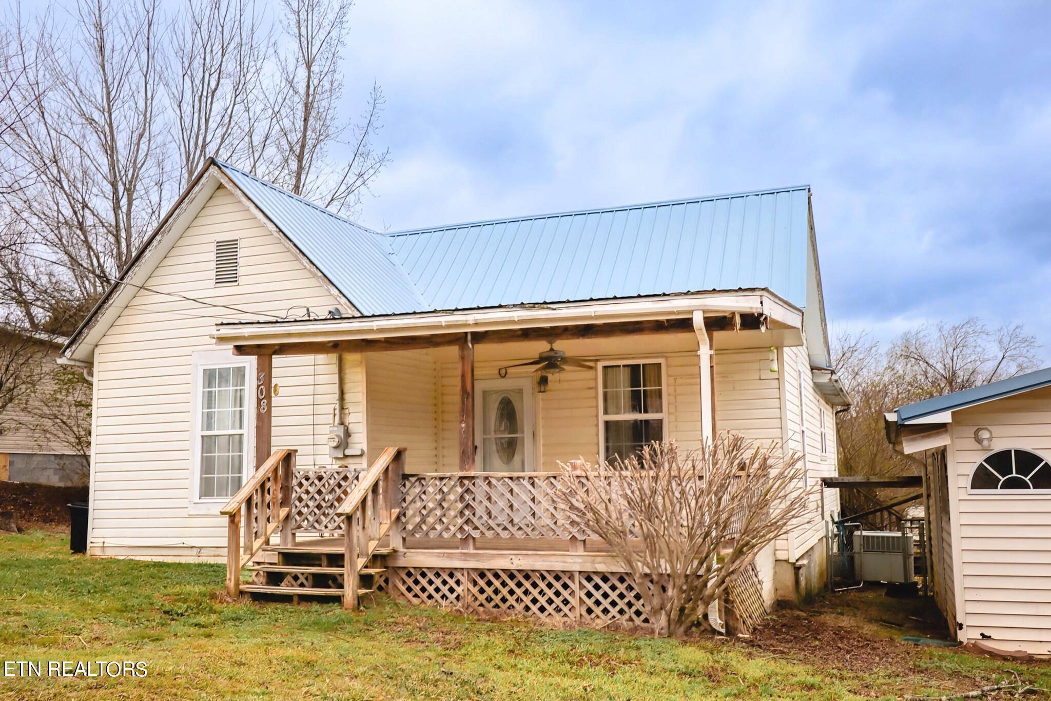 Tellico Plains, TN 37385,308 Church St