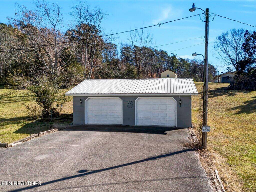 Dandridge, TN 37725,1734 Old Oak Grove Rd