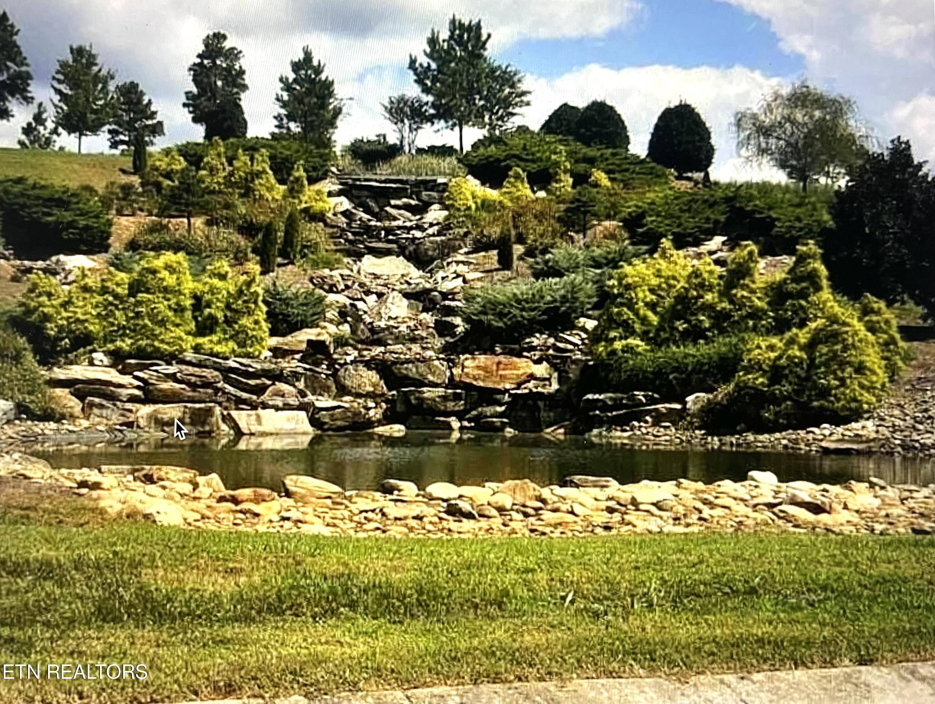 Loudon, TN 37774,196 Lake Ridge Dr