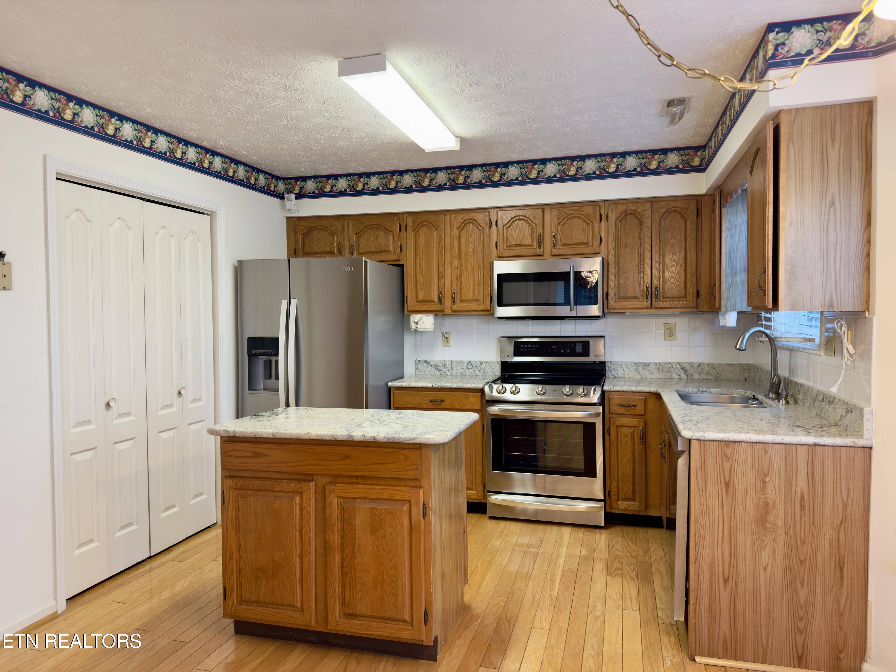 Knoxville, TN 37923,8502 Cypress Lake DR