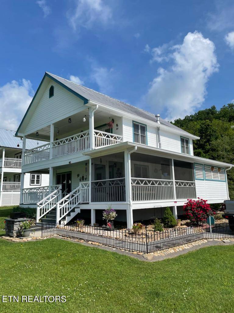 Sevierville, TN 37862,424 Country Path WAY