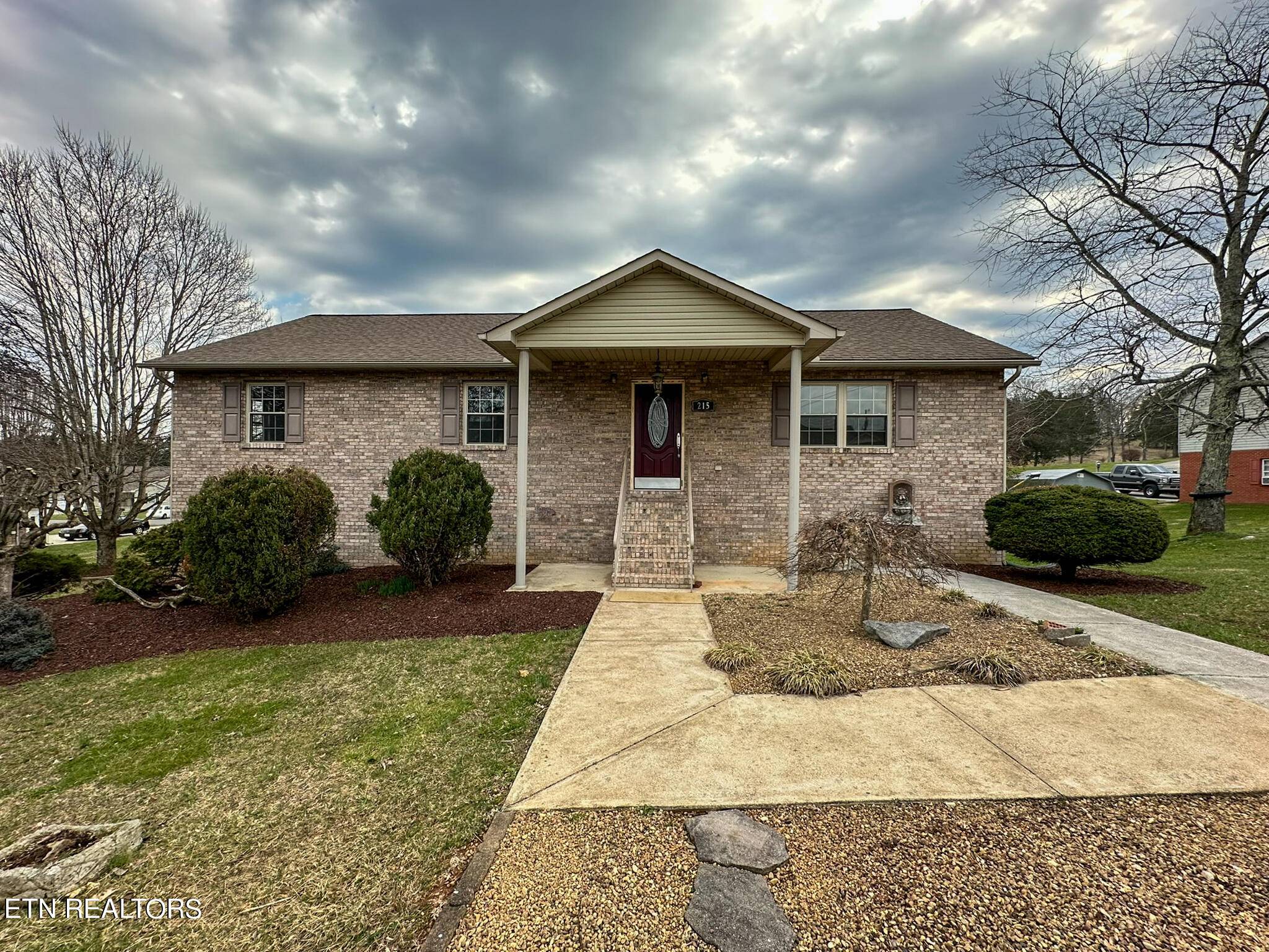 Cumberland Gap, TN 37724,215 Courtney CIR