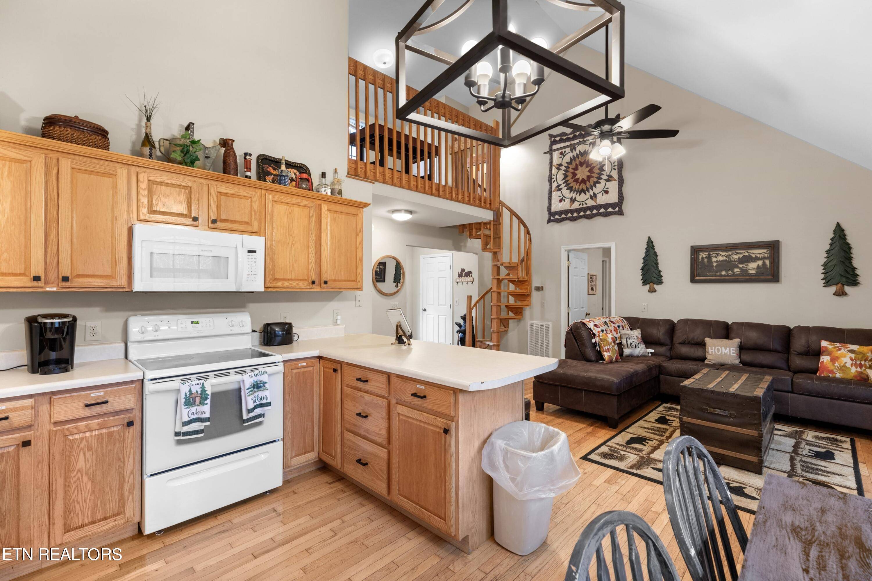 Gatlinburg, TN 37738,5014 Latta WAY