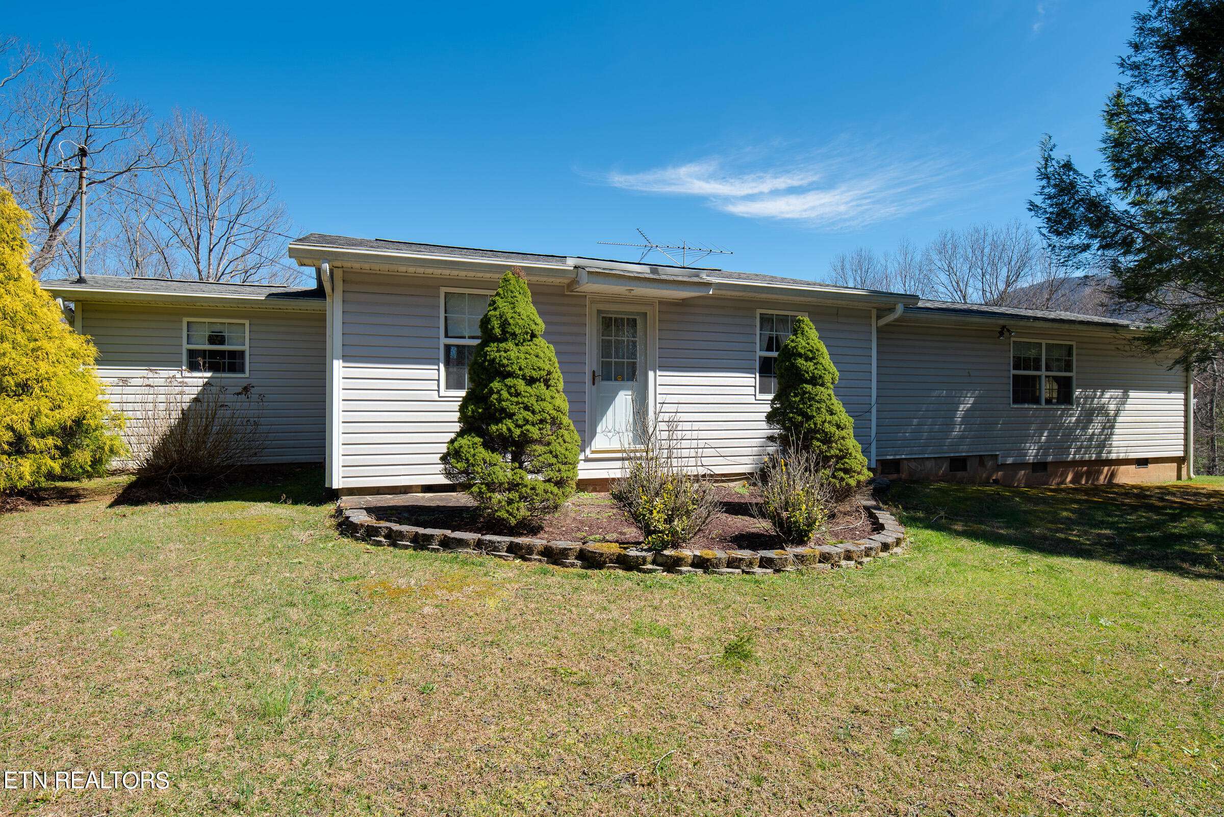 Tellico Plains, TN 37385,161 Unicoi Lakes Rd