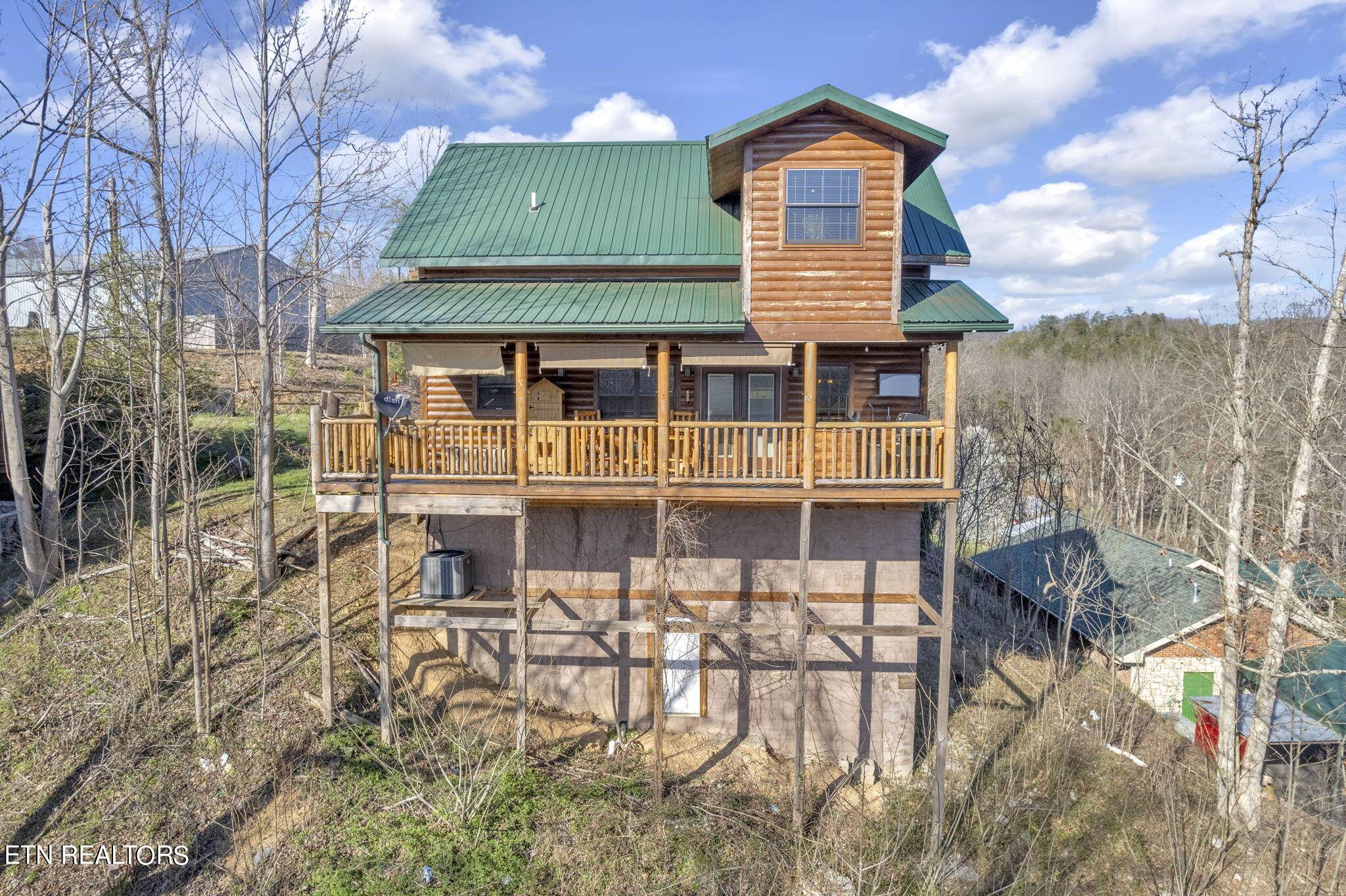 Gatlinburg, TN 37738,728 Old Ridge Rd