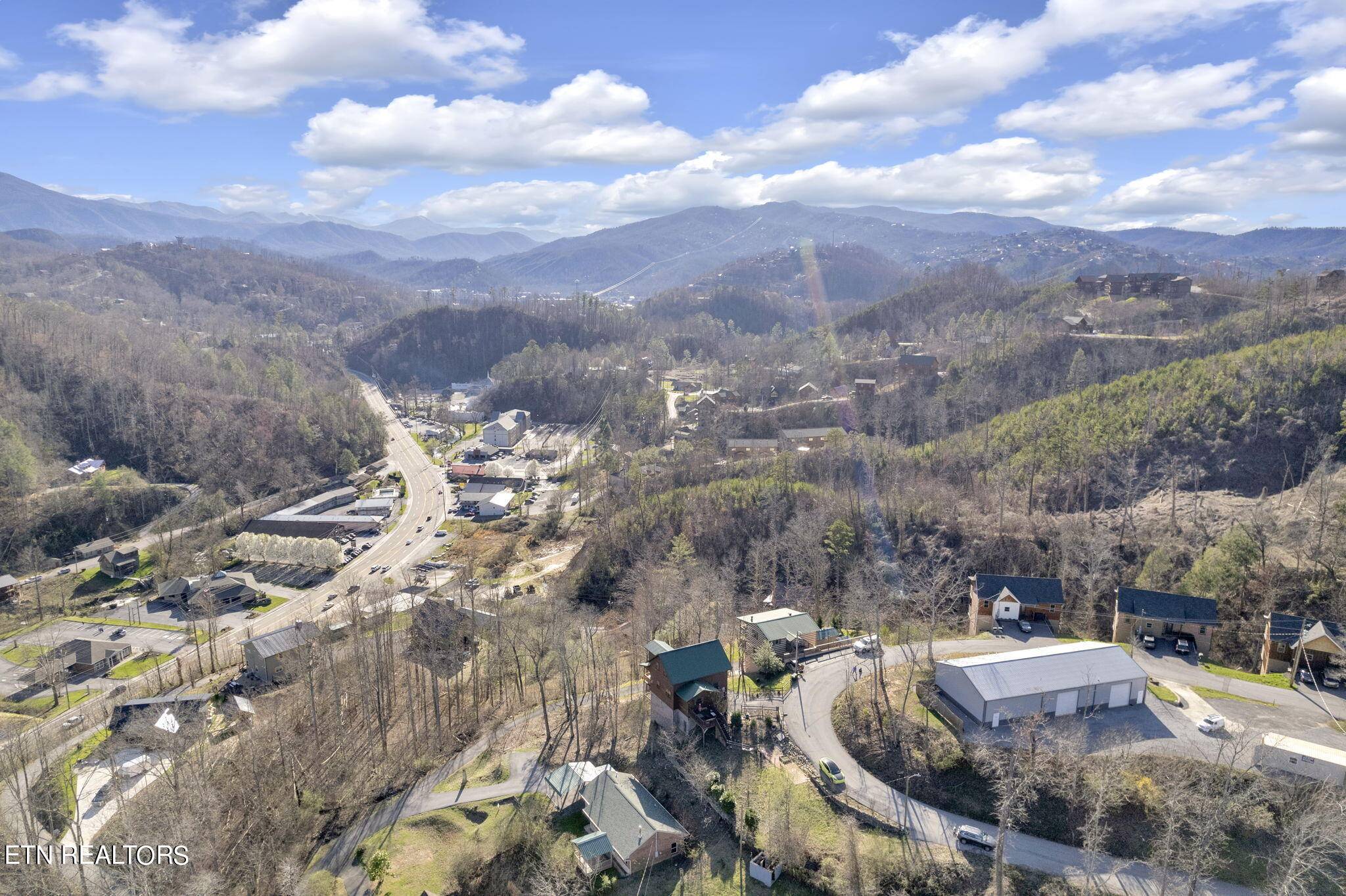 Gatlinburg, TN 37738,728 Old Ridge Rd