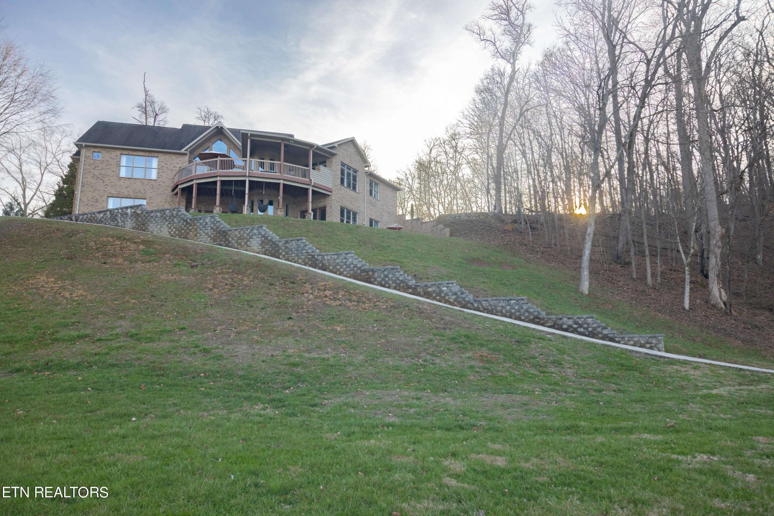 Loudon, TN 37774,485 Quiet River LN