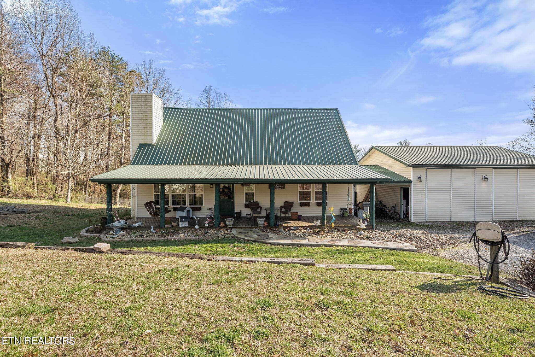 Wartburg, TN 37887,1516 Knoxville Hwy
