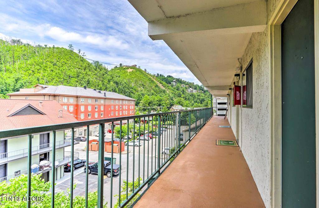 Gatlinburg, TN 37738,685 River Rd #302