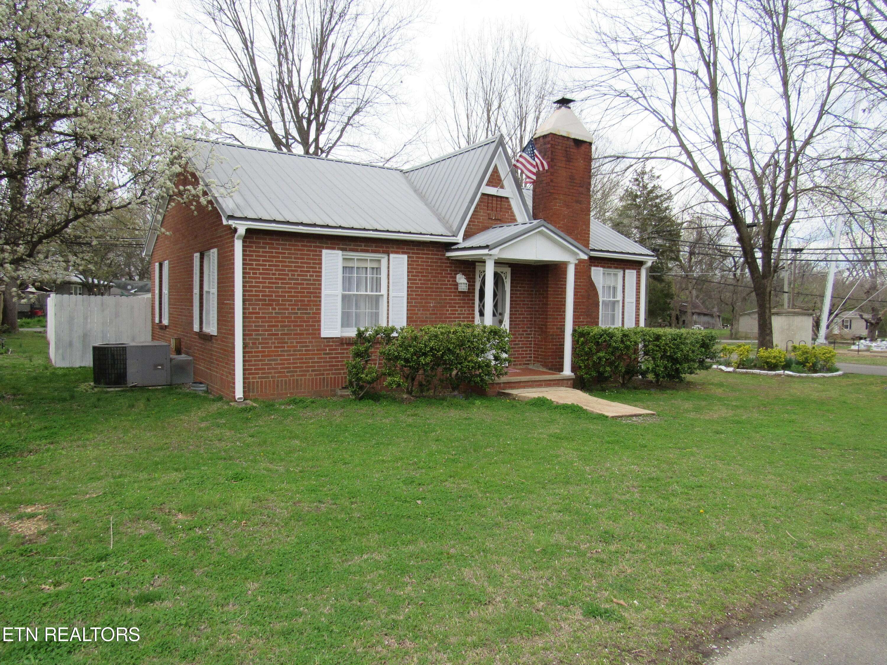 Englewood, TN 37329,23 Church St