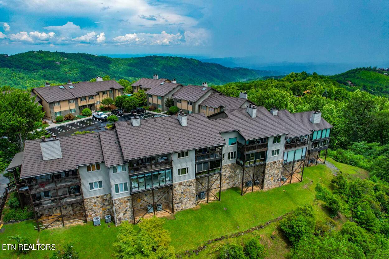 Gatlinburg, TN 37738,1050 Ski View DR #205