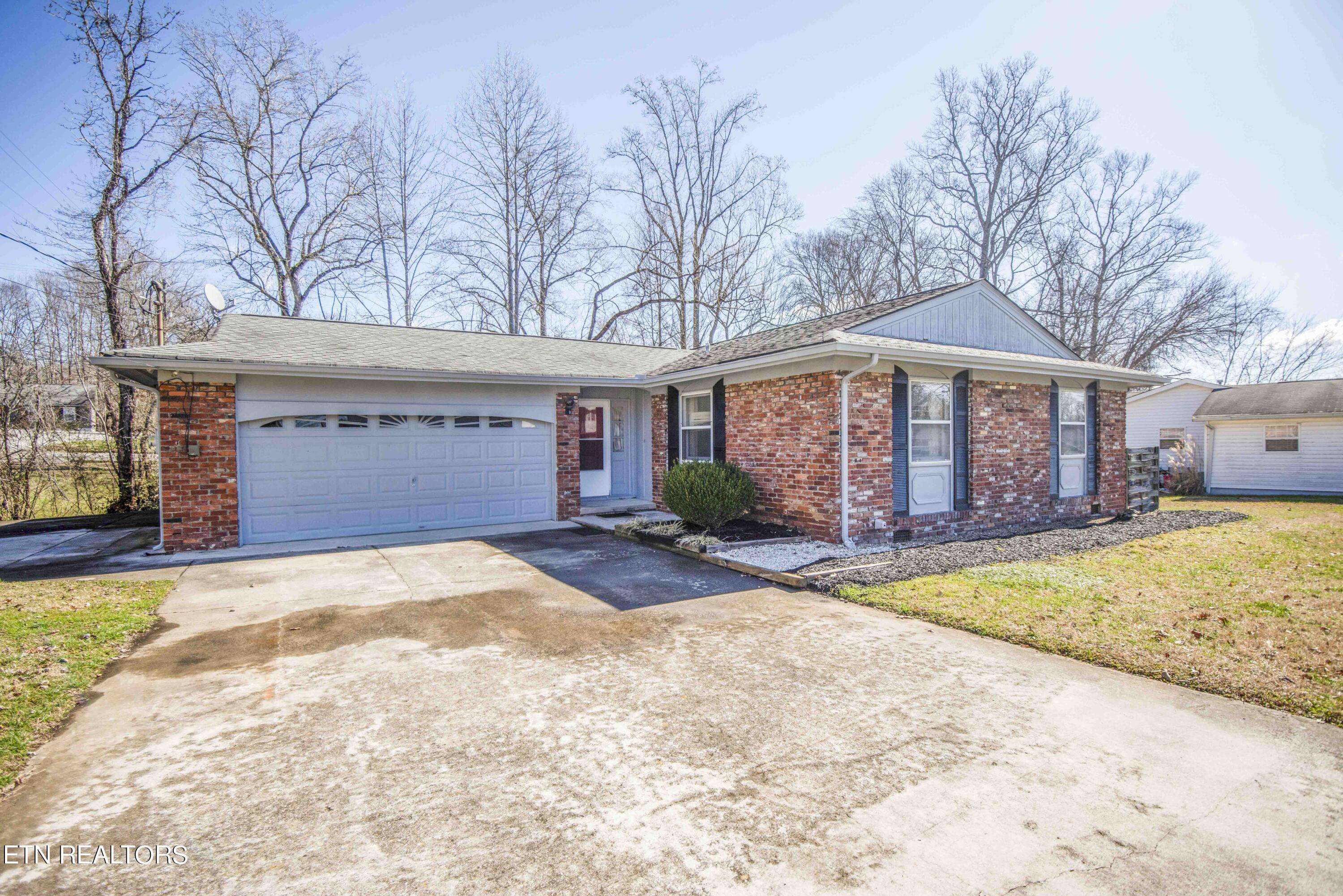 Oliver Springs, TN 37840,100 Duncan DR