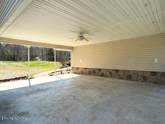 Dandridge, TN 37725,2155 Sockless Rd