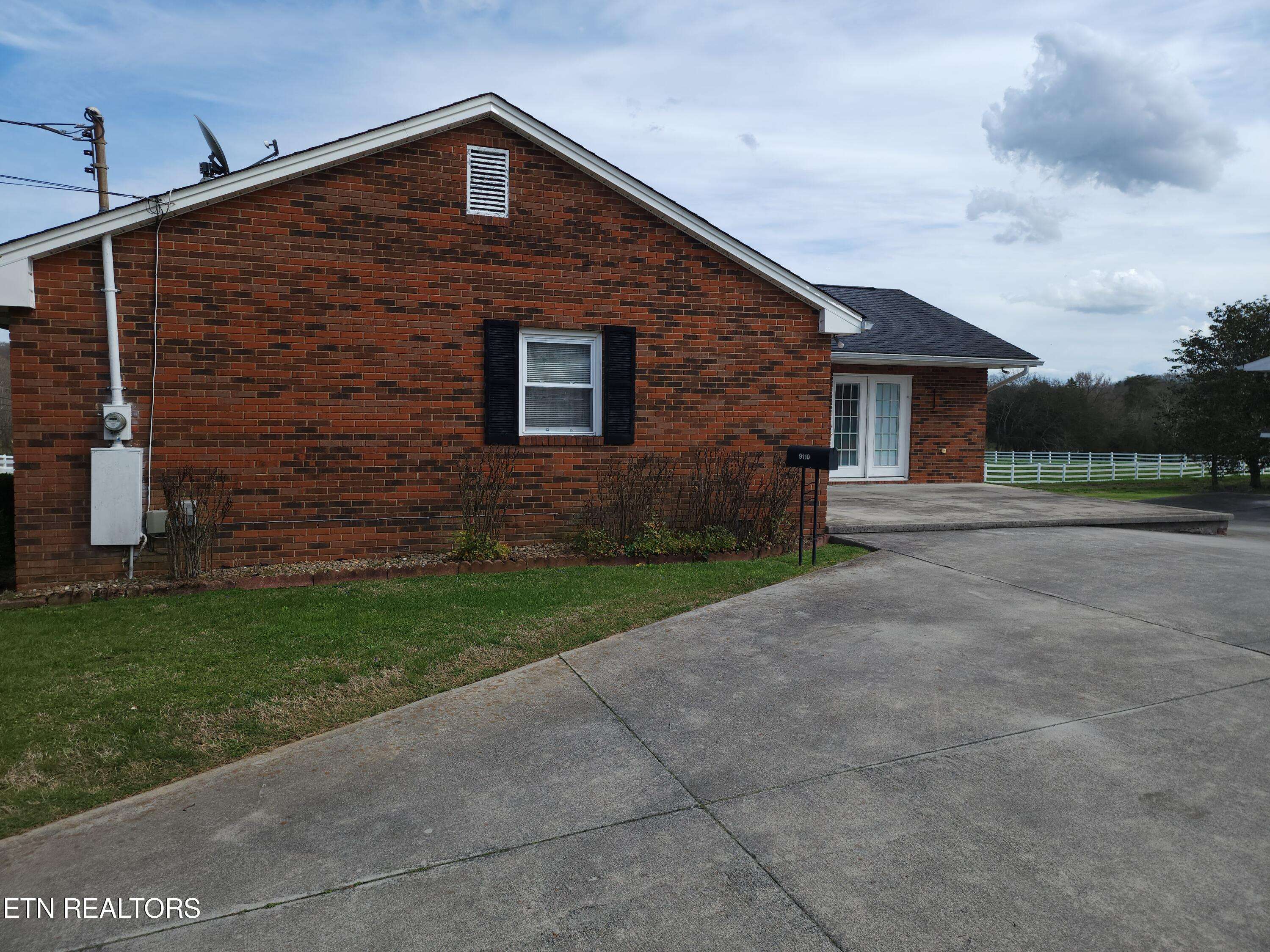 Strawberry Plains, TN 37871,9110 Ruggles Ferry PIKE