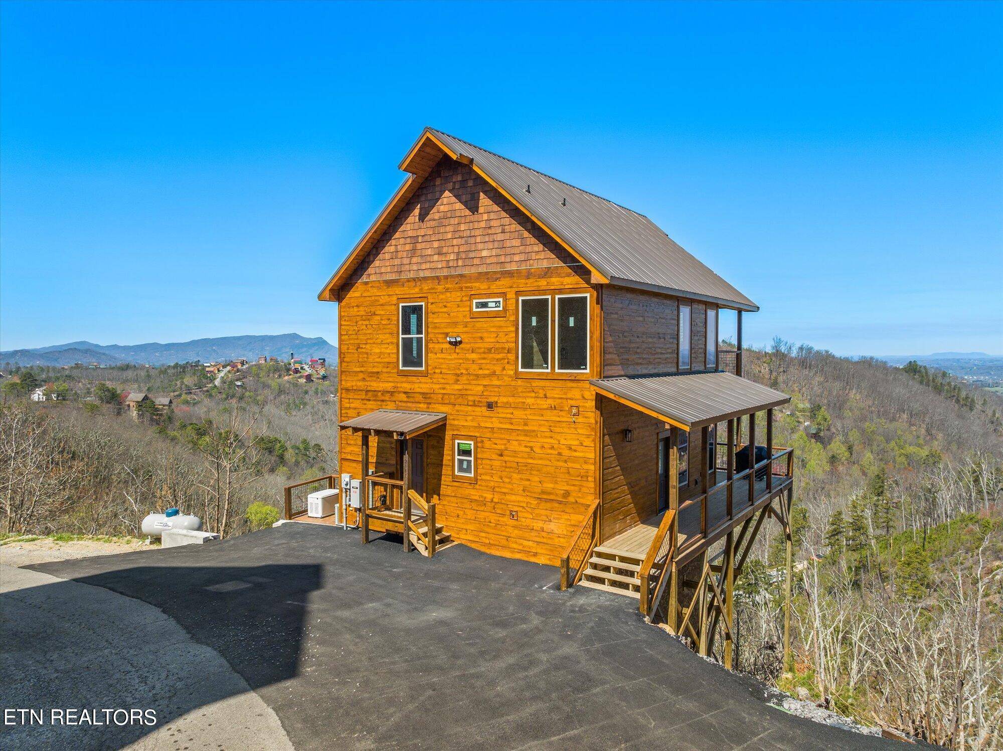 Sevierville, TN 37876,2111 Paradise View Way