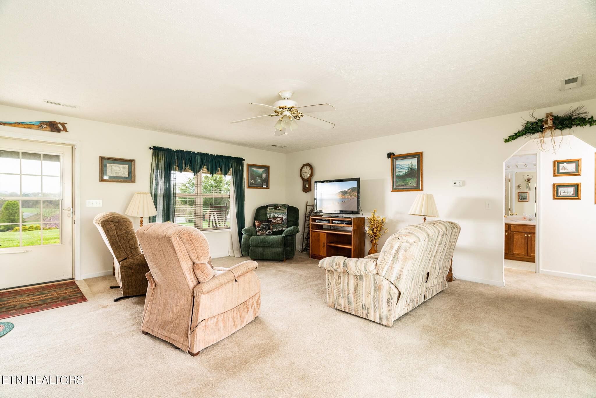 Kodak, TN 37764,525 Southview CIR