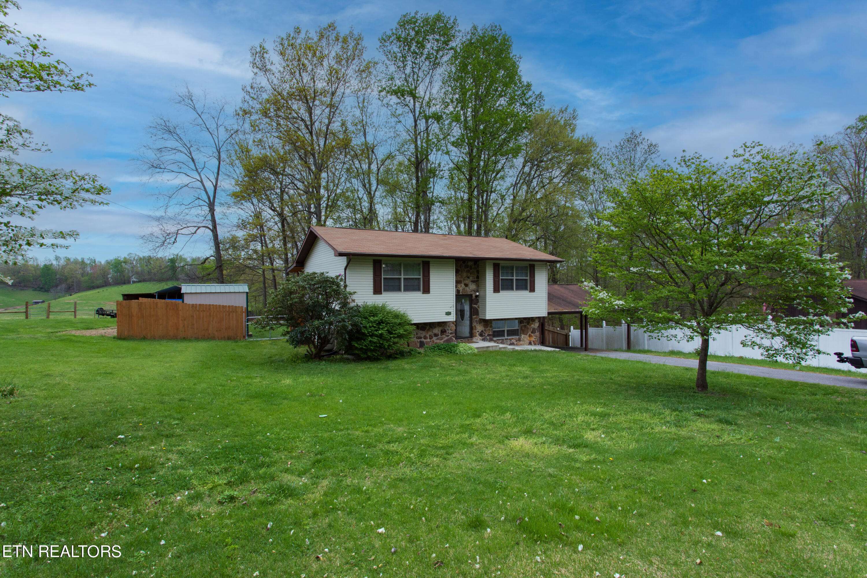 Tazewell, TN 37879,500 Norris DR