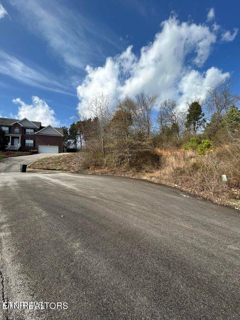 Lenoir City, TN 37771,384 Glencroft LN