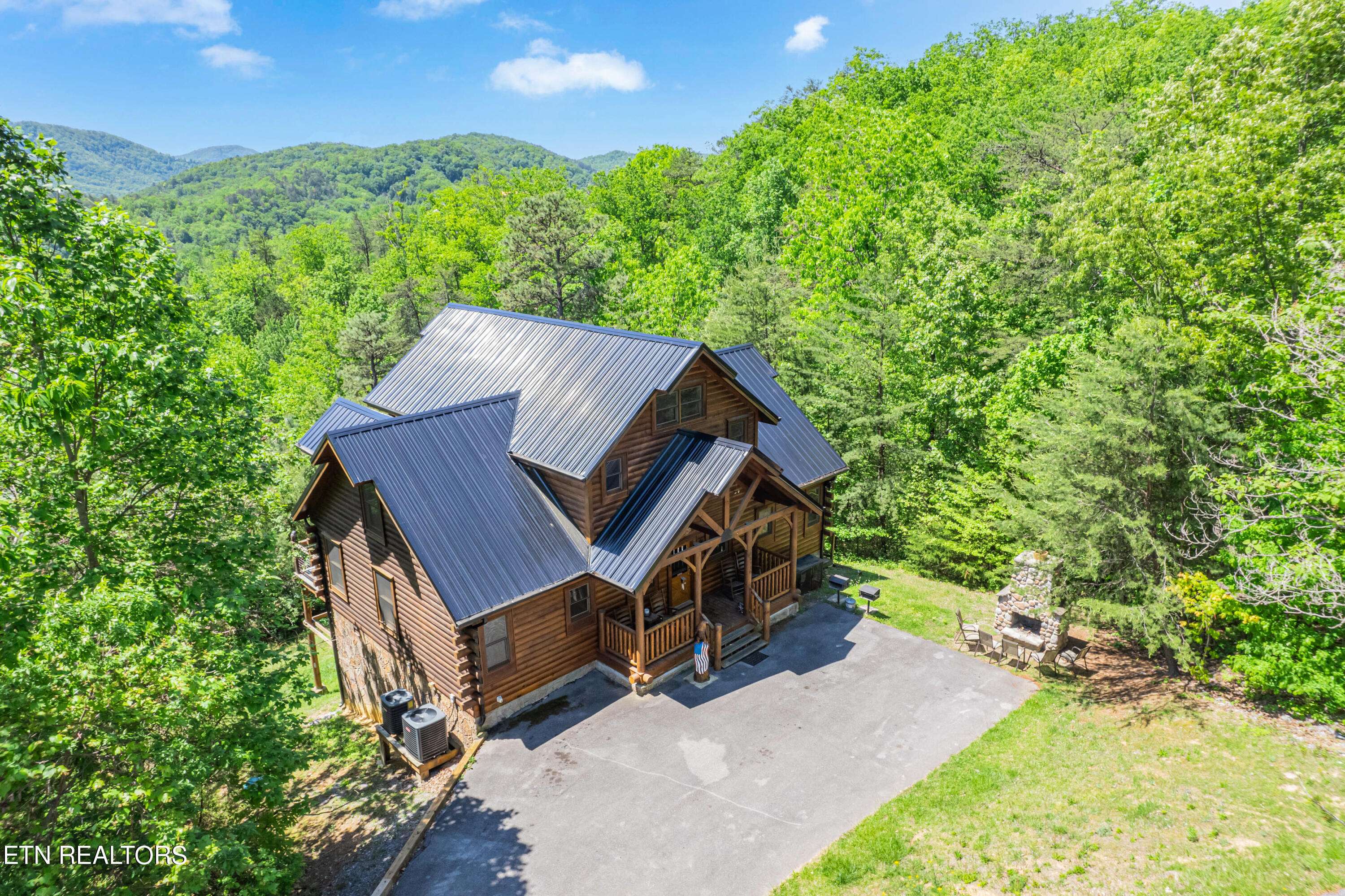 Sevierville, TN 37862,2710 Cats Paw LN