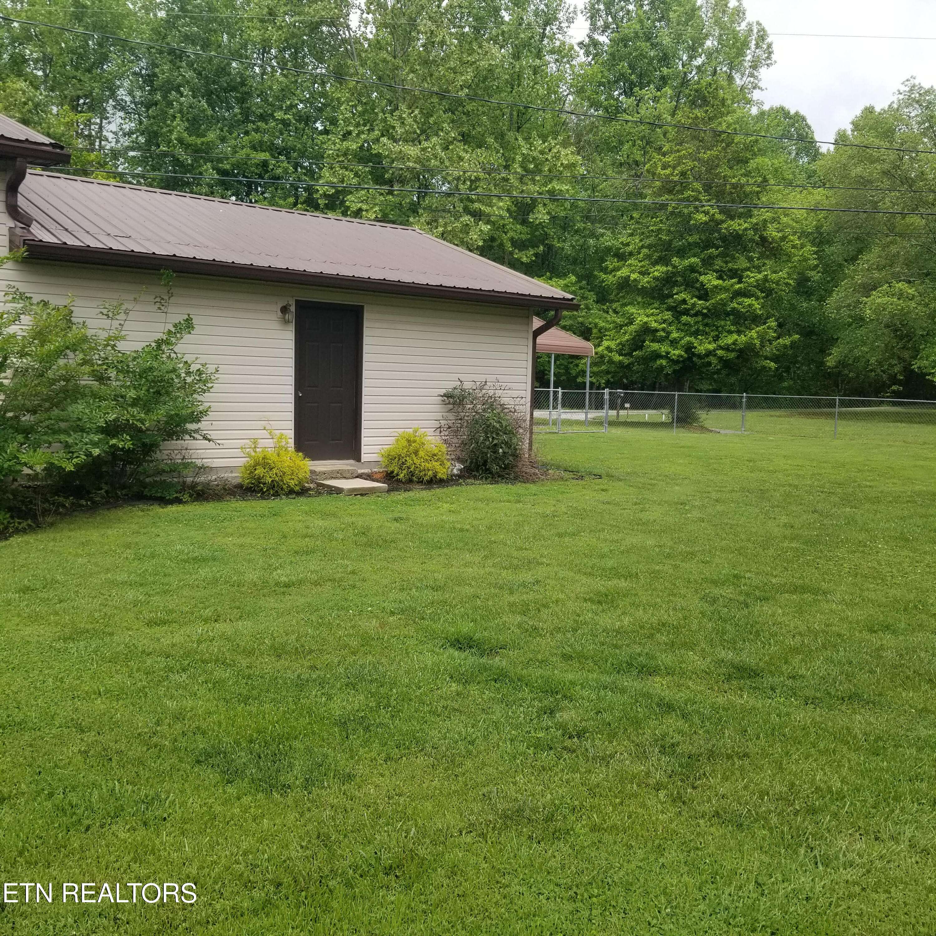 Oliver Springs, TN 37840,206 Woods Rd