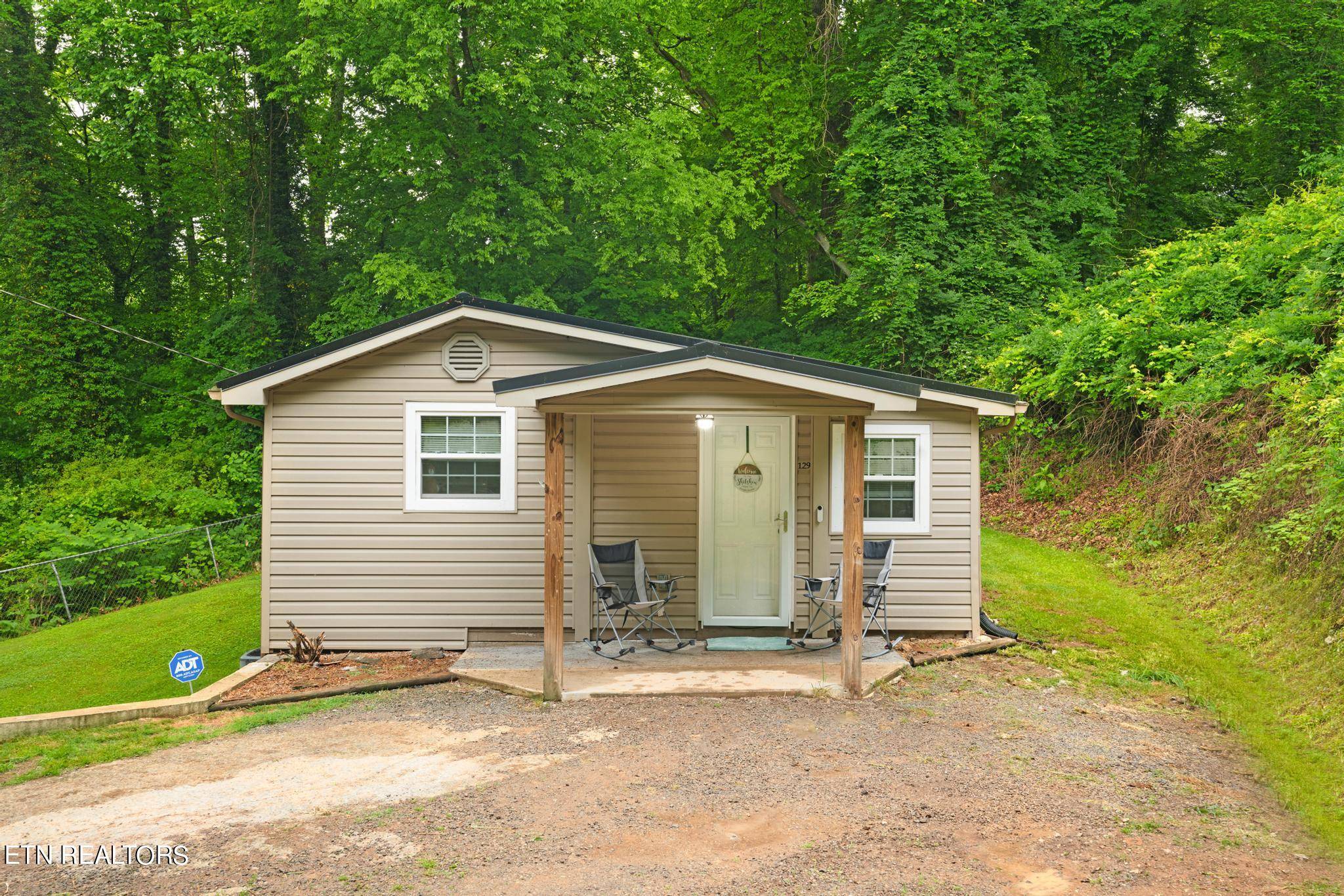 Powell, TN 37849,129 Moore LN