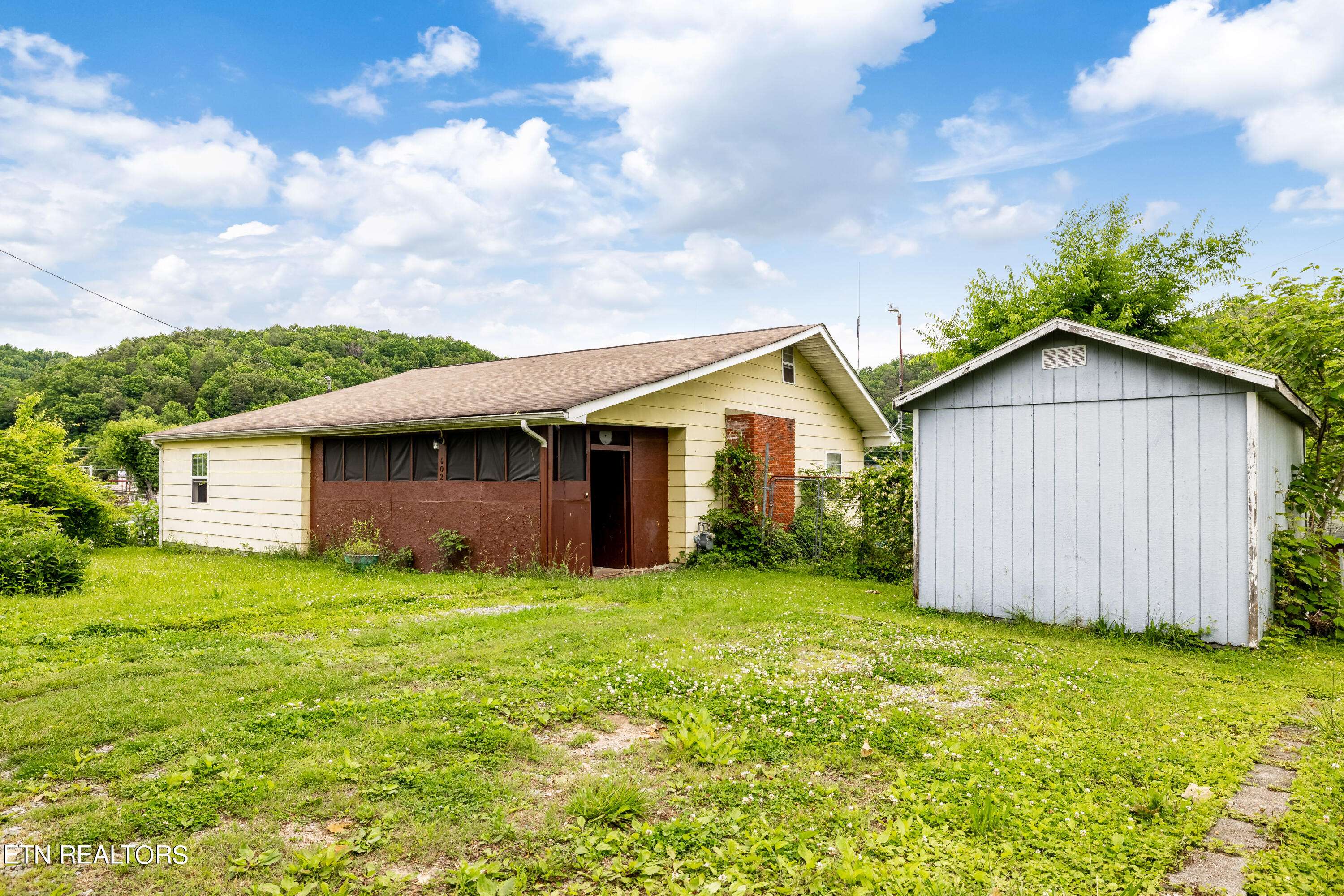 Oliver Springs, TN 37840,602 Walker Ave