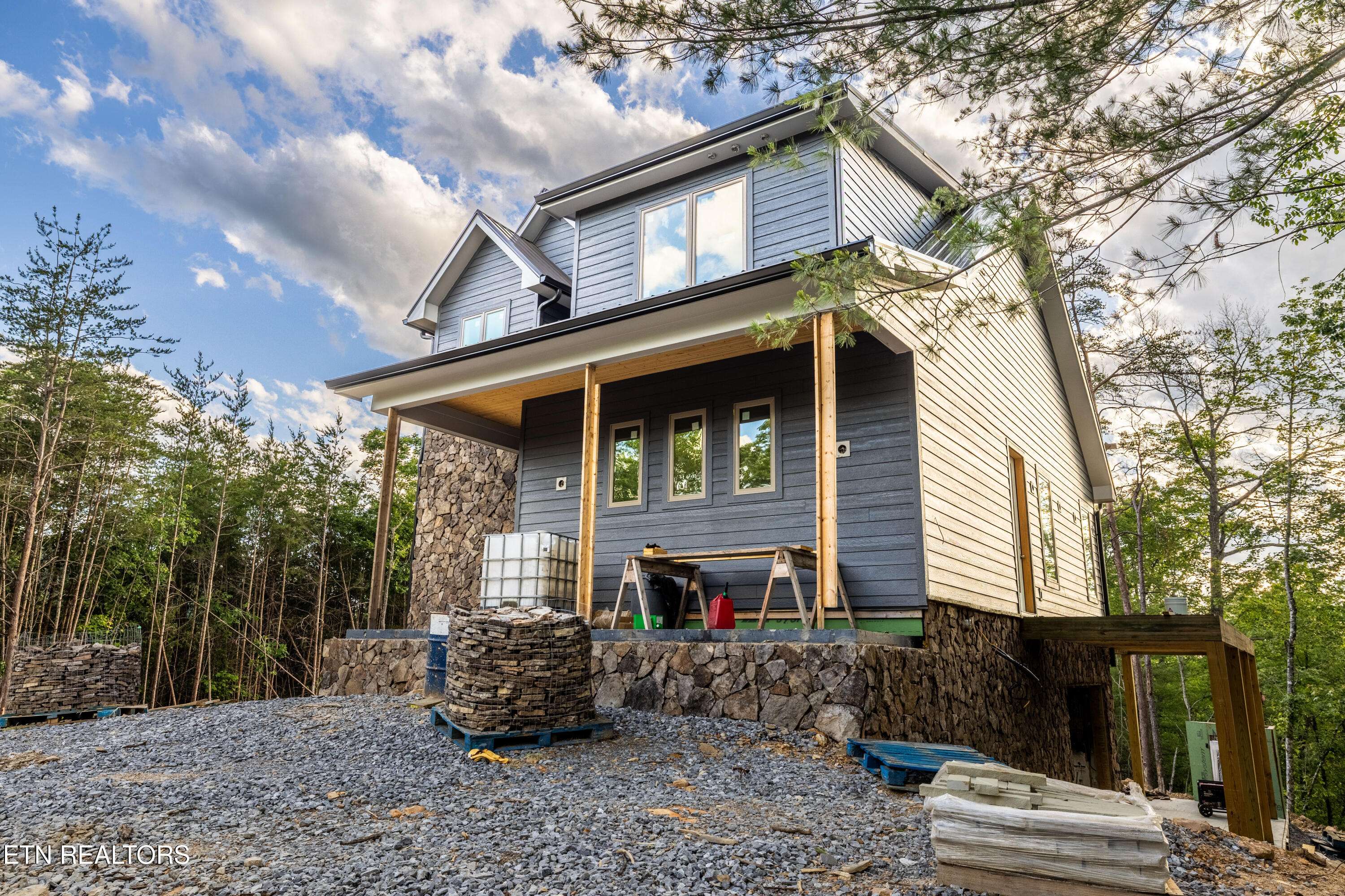 Walland, TN 37886,450 Hawken DR