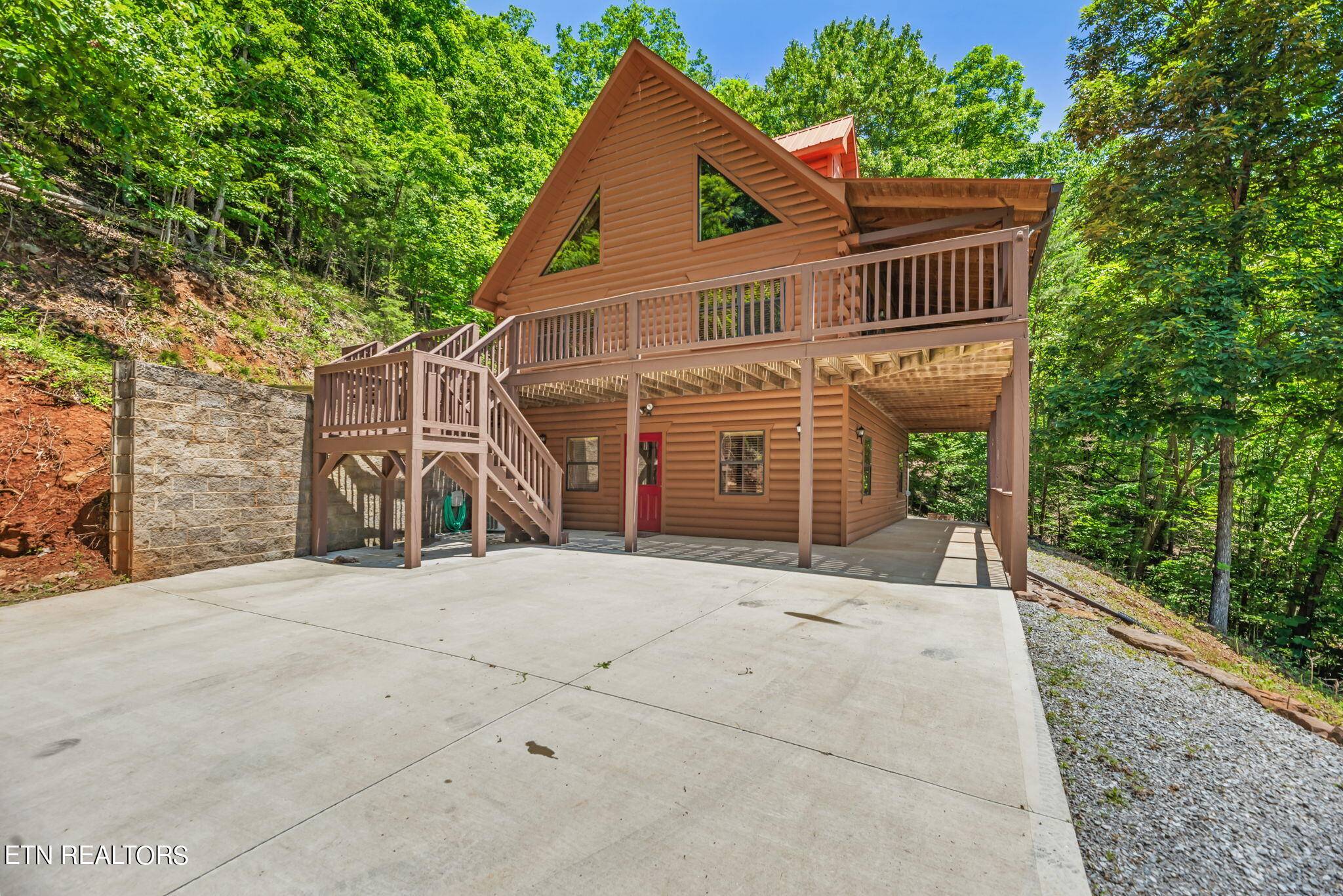 New Tazewell, TN 37825,150 Limestone LN