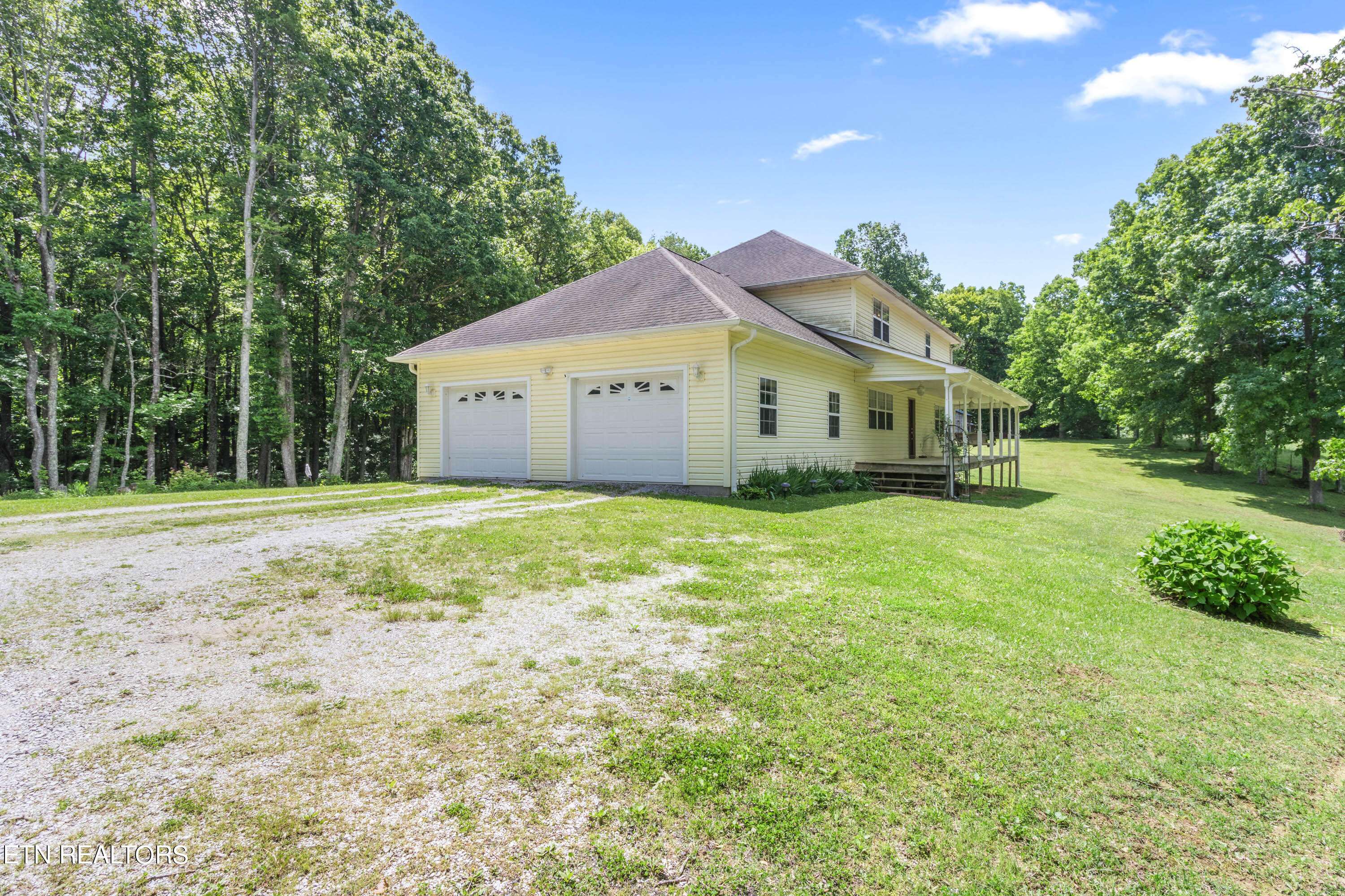 Sunbright, TN 37872,228 Mullins Lane