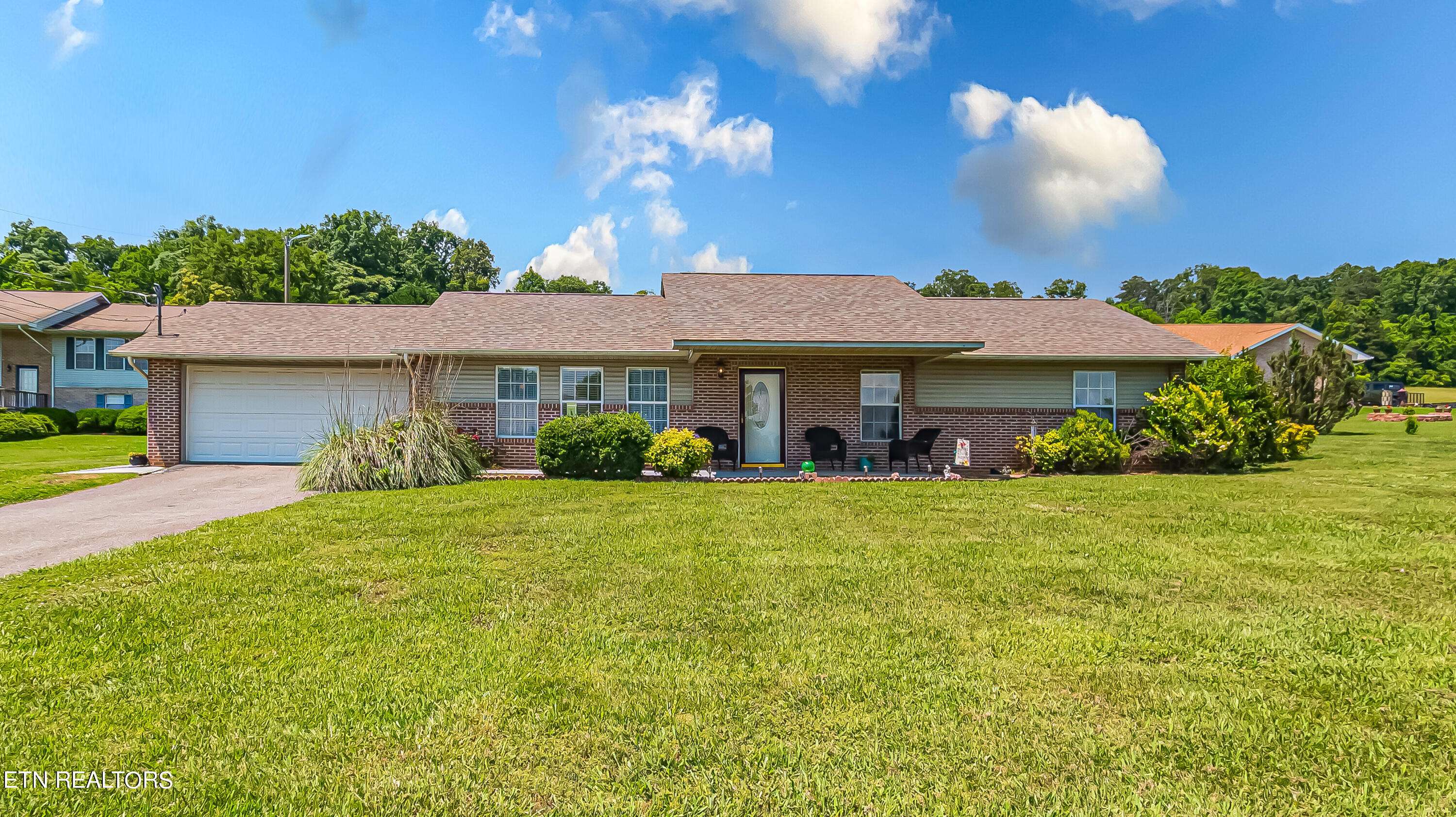 Dandridge, TN 37725,625 Ross DR