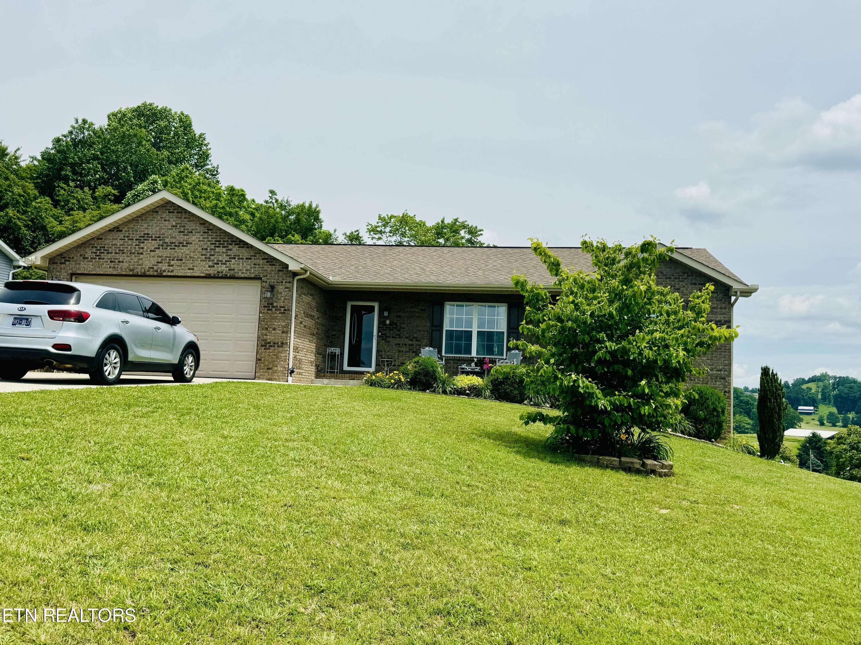 New Tazewell, TN 37825,427 ALTINA CIR