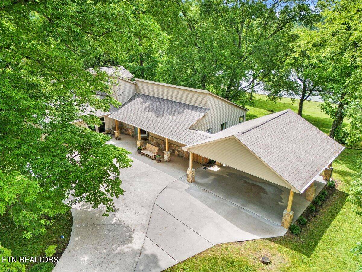 Harriman, TN 37748,302 Lakecrest DR