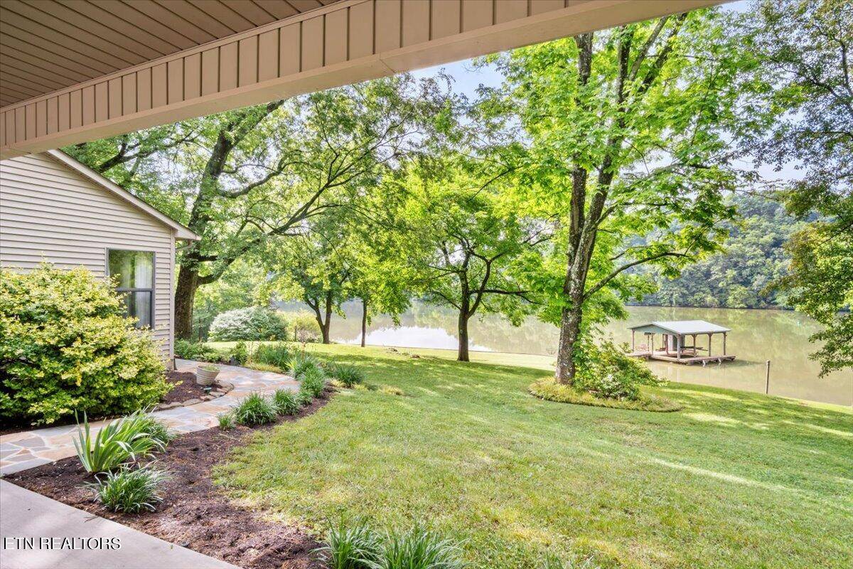 Harriman, TN 37748,302 Lakecrest DR