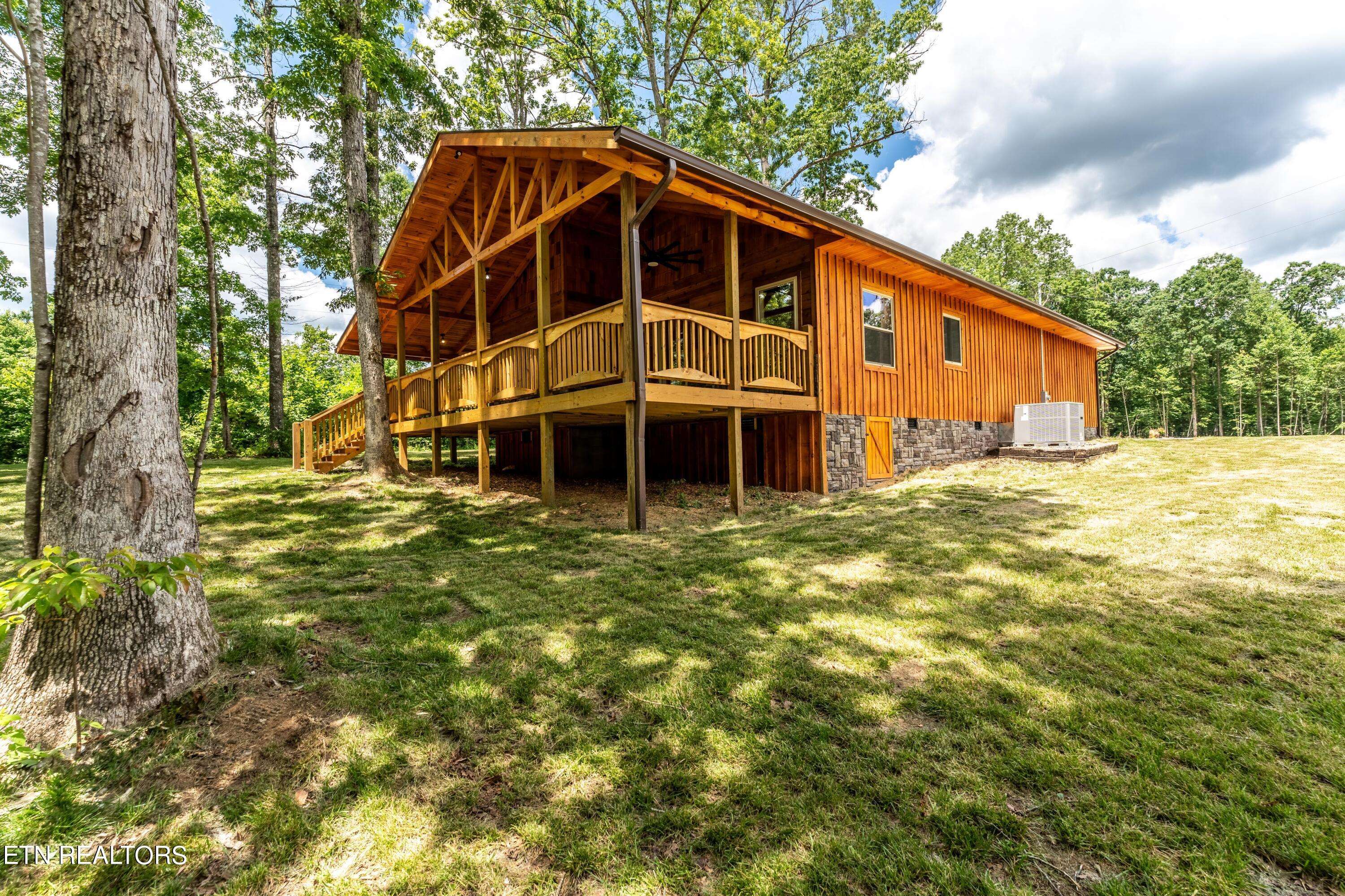 Jamestown, TN 38556,102 Raccoon LN