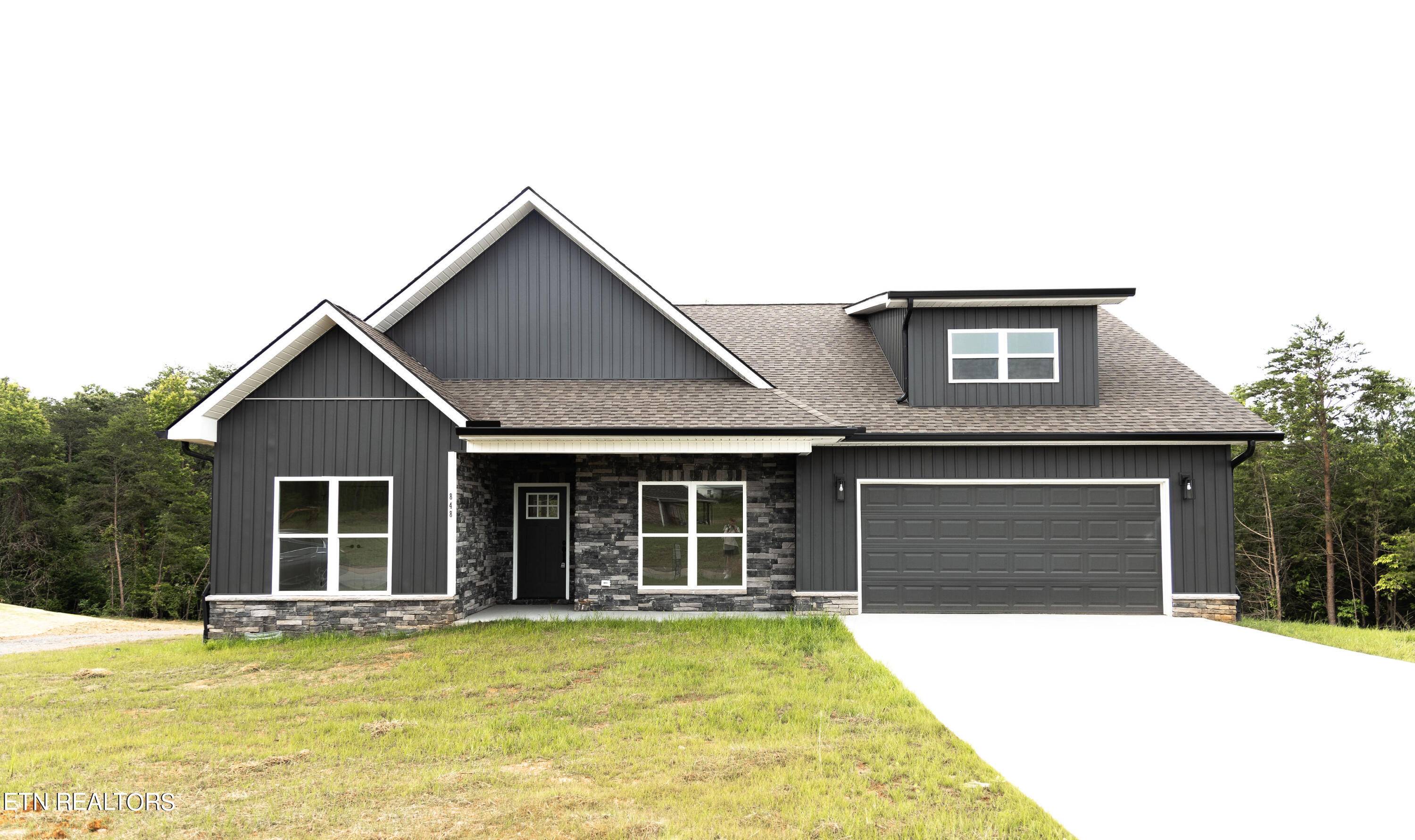 Maryville, TN 37801,848 Pinebrooke DR