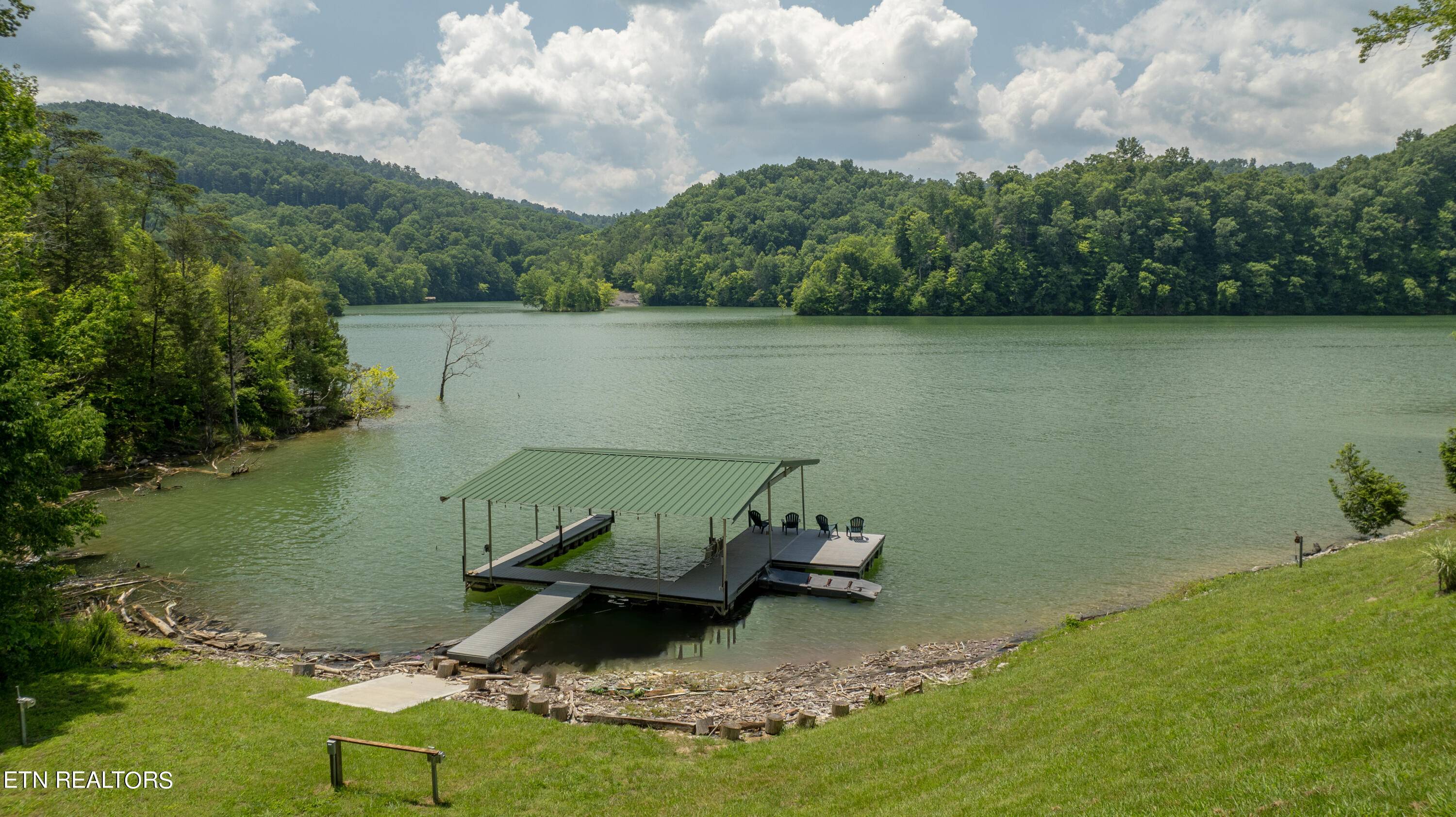 New Tazewell, TN 37825,1811 Mountain Shores Rd