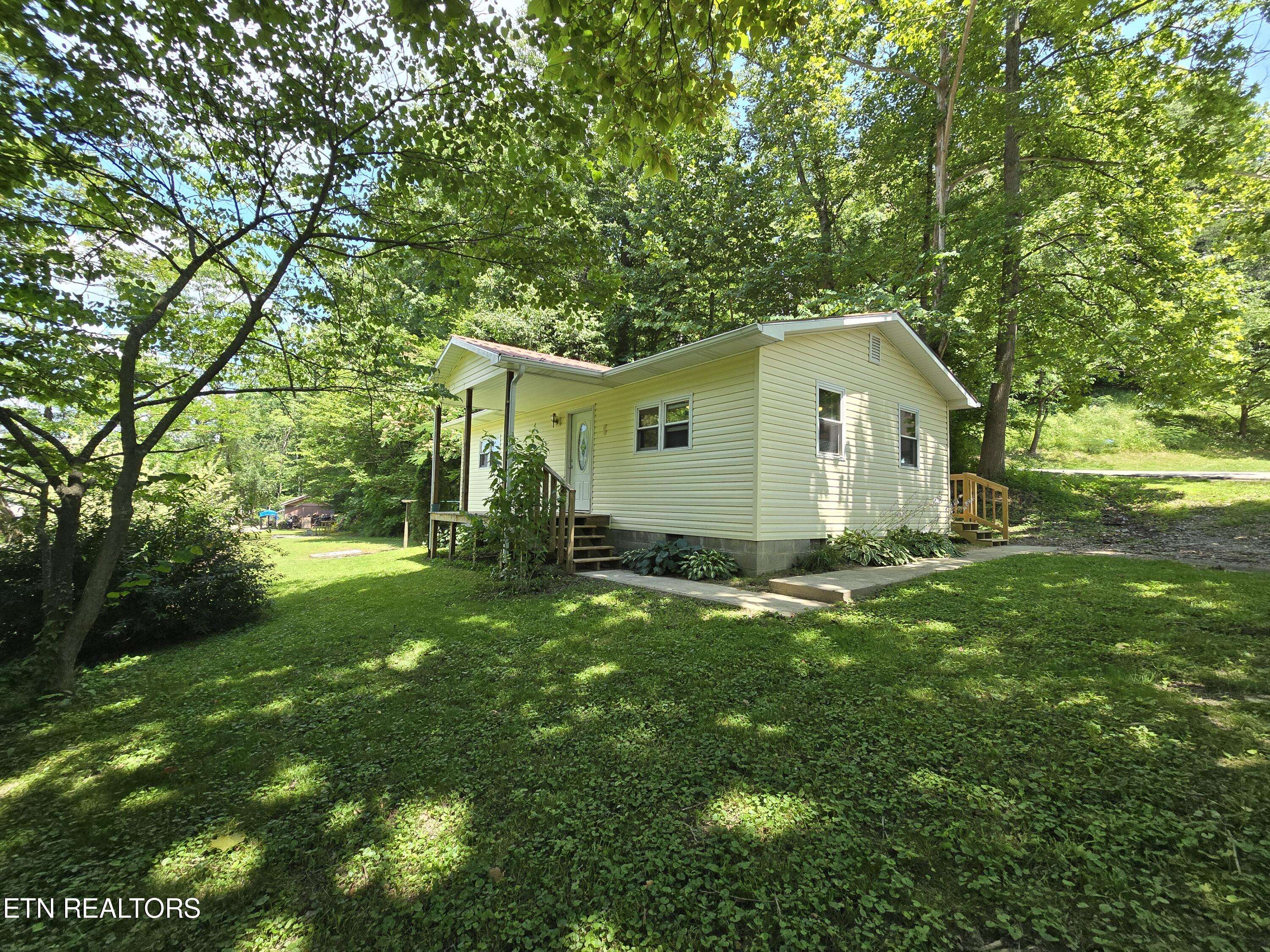 Jellico, TN 37762,115 Pine Mountain Rd