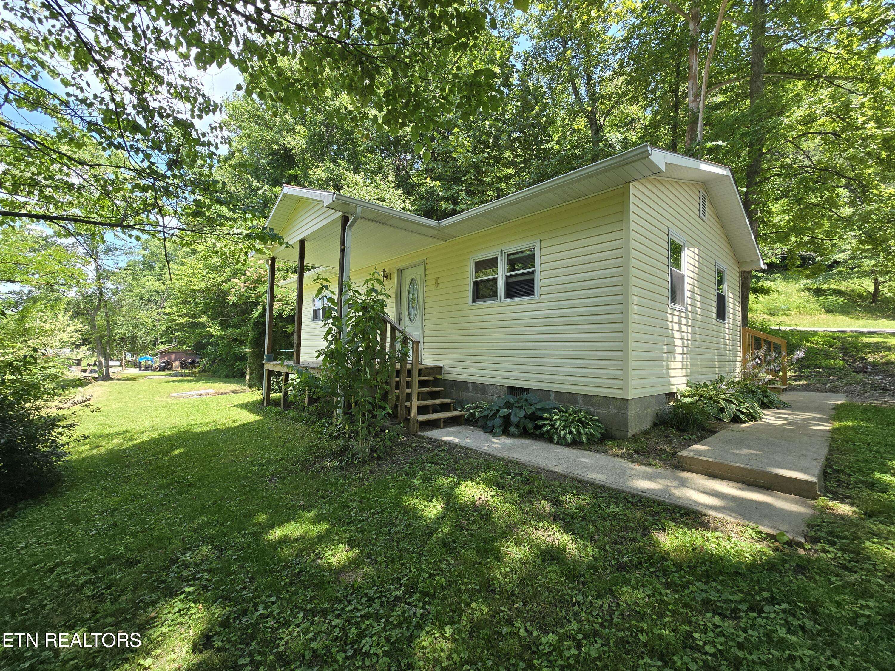 Jellico, TN 37762,115 Pine Mountain Rd