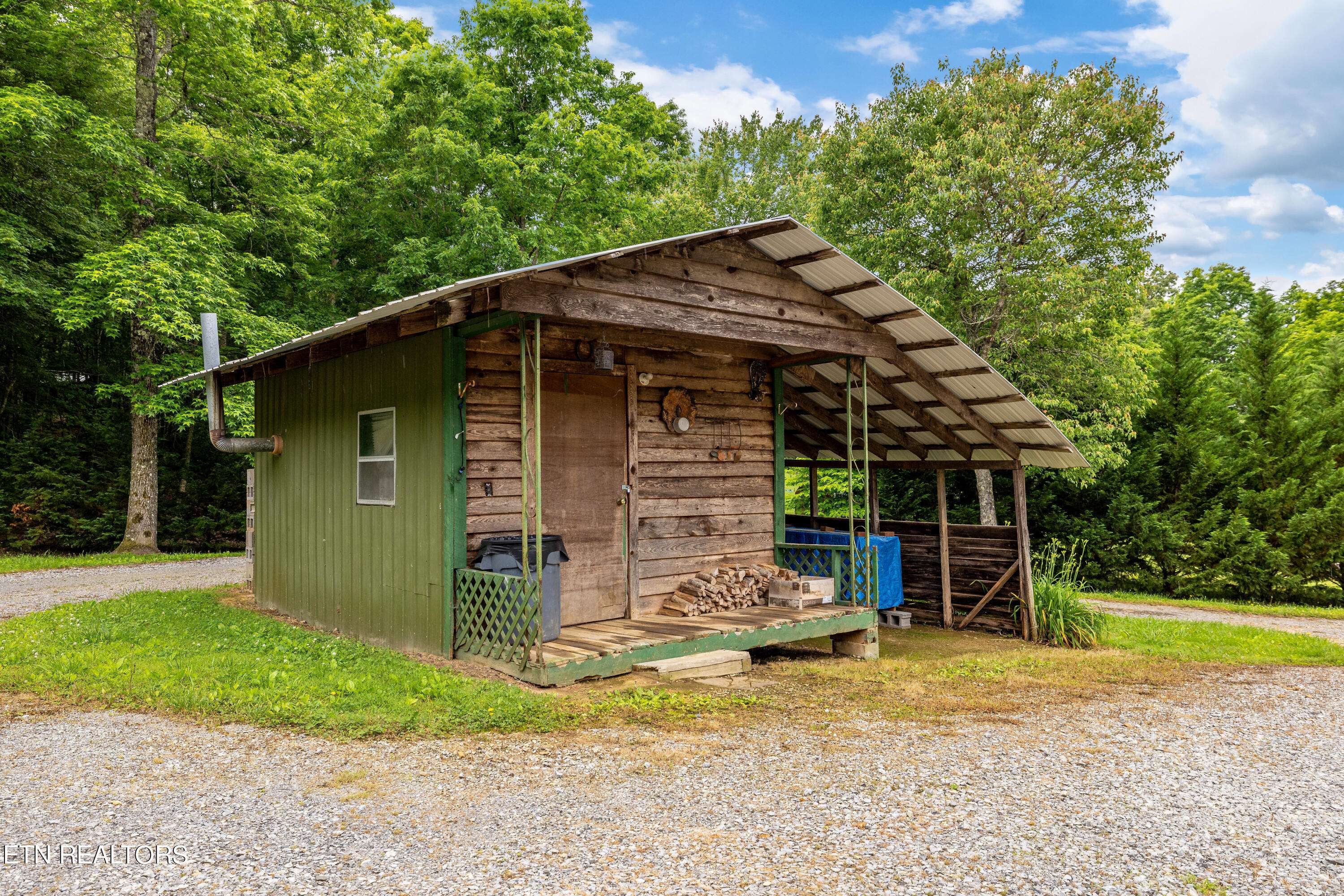 Tellico Plains, TN 37385,170 Graham LOOP