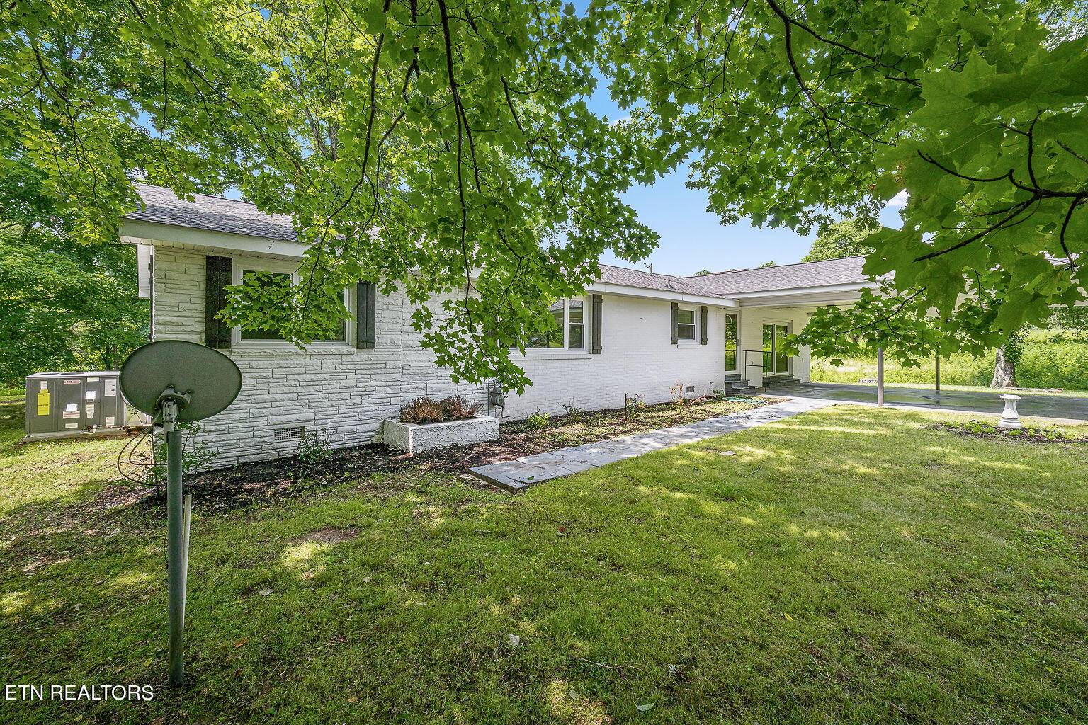 Crossville, TN 38572,3571 Sparta Hwy