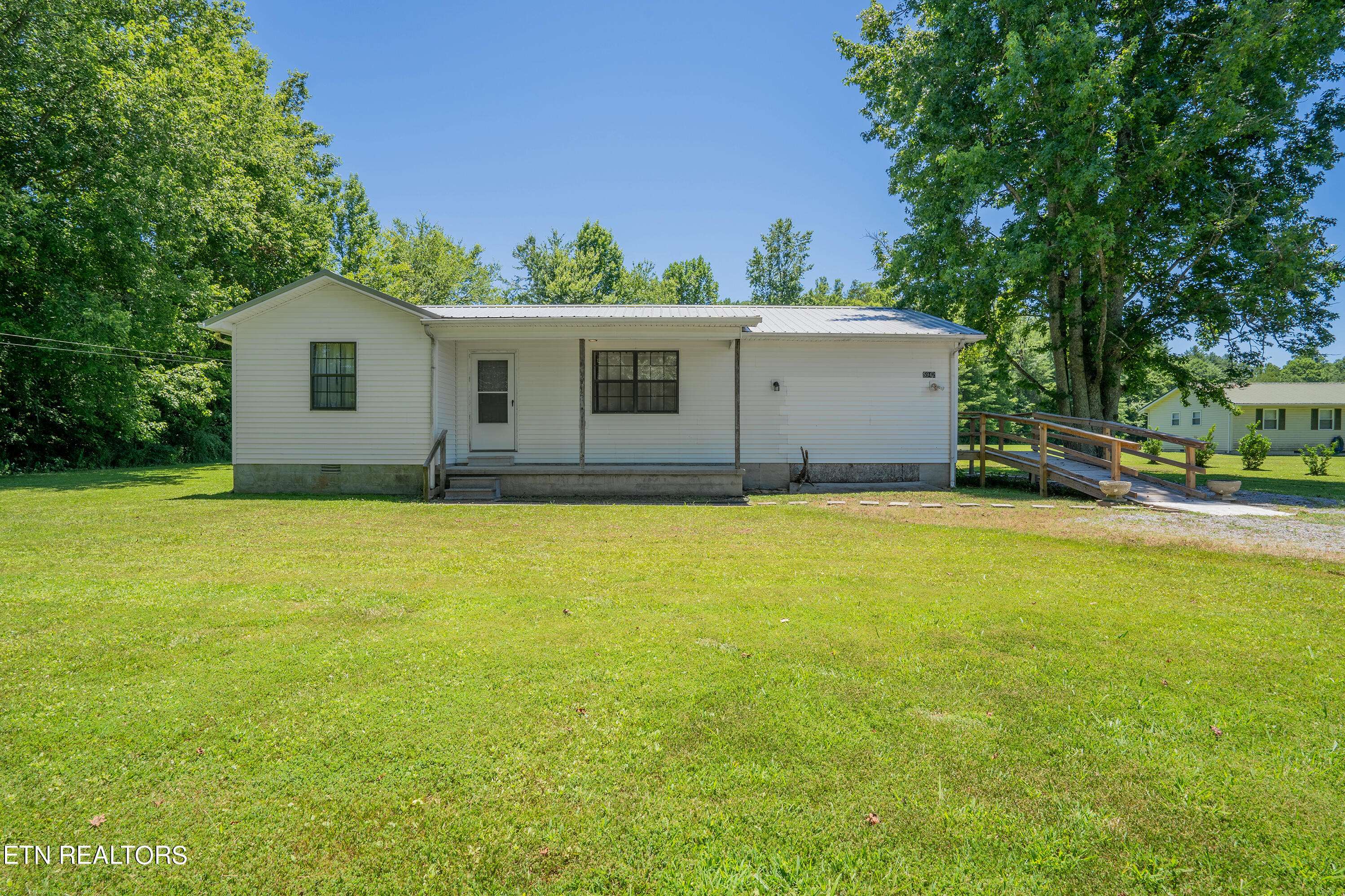 Oliver Springs, TN 37840,5942 Knoxville Hwy