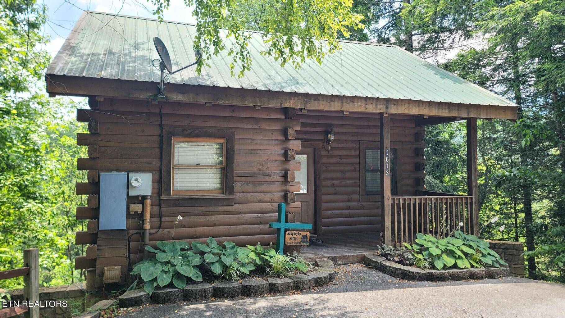 Gatlinburg, TN 37738,1613 Misty Hollow WAY