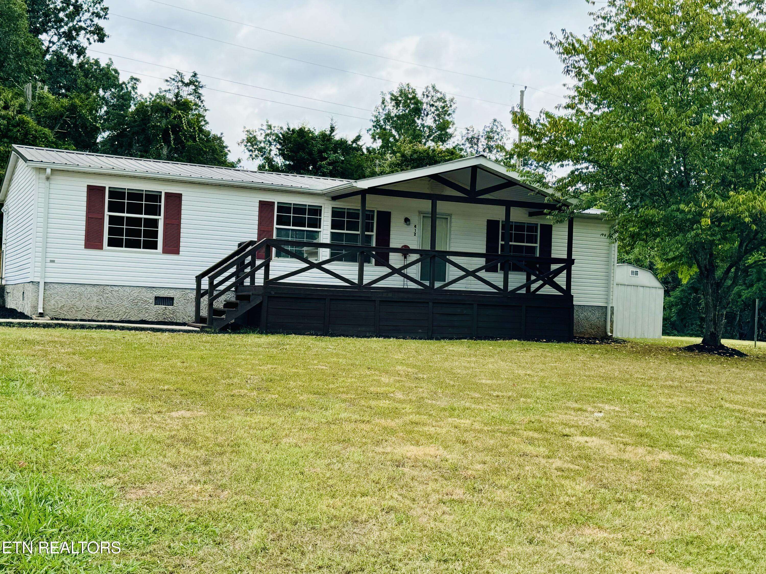 Tazewell, TN 37879,412 WHITAKER St