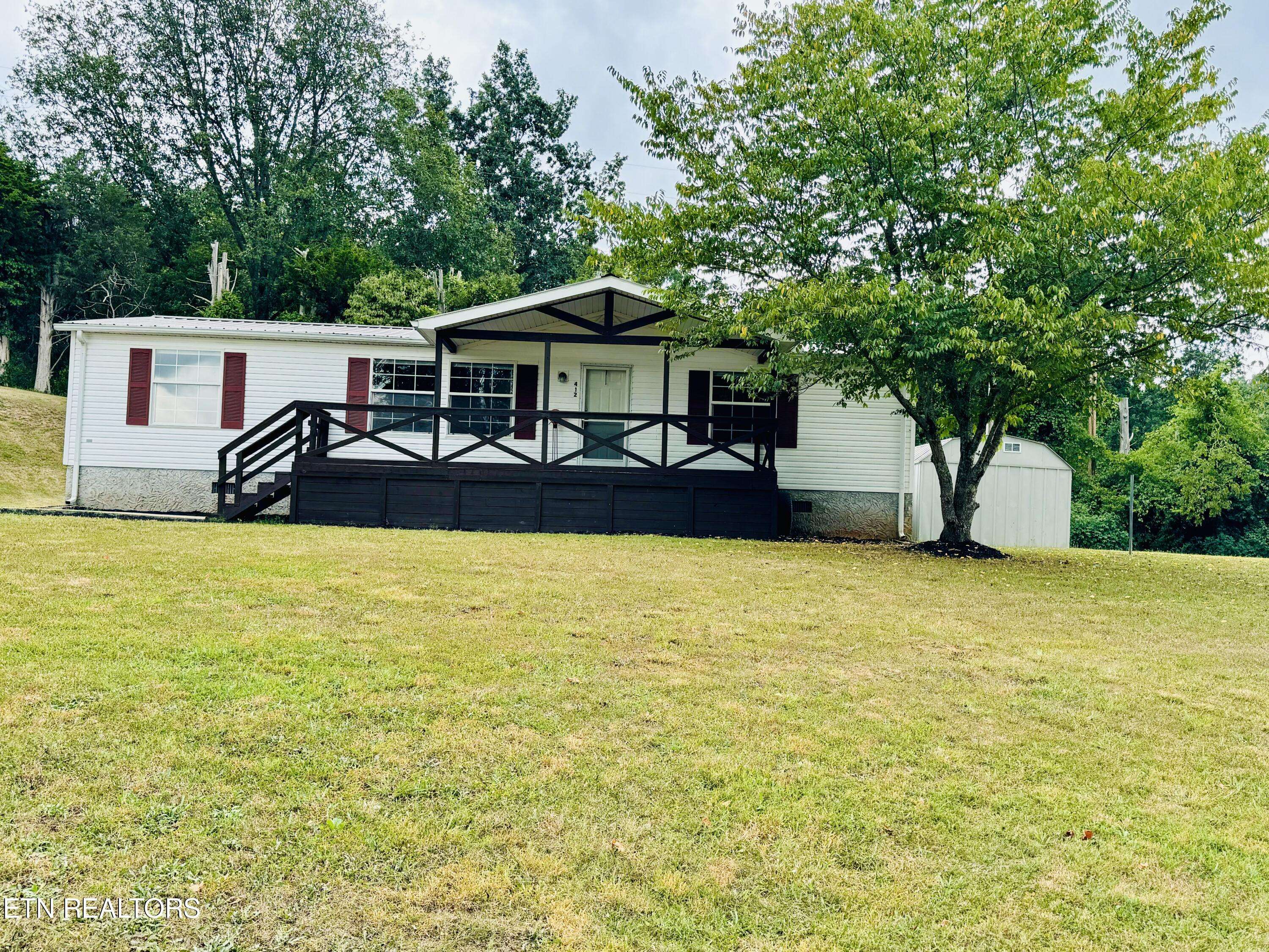 Tazewell, TN 37879,412 WHITAKER St