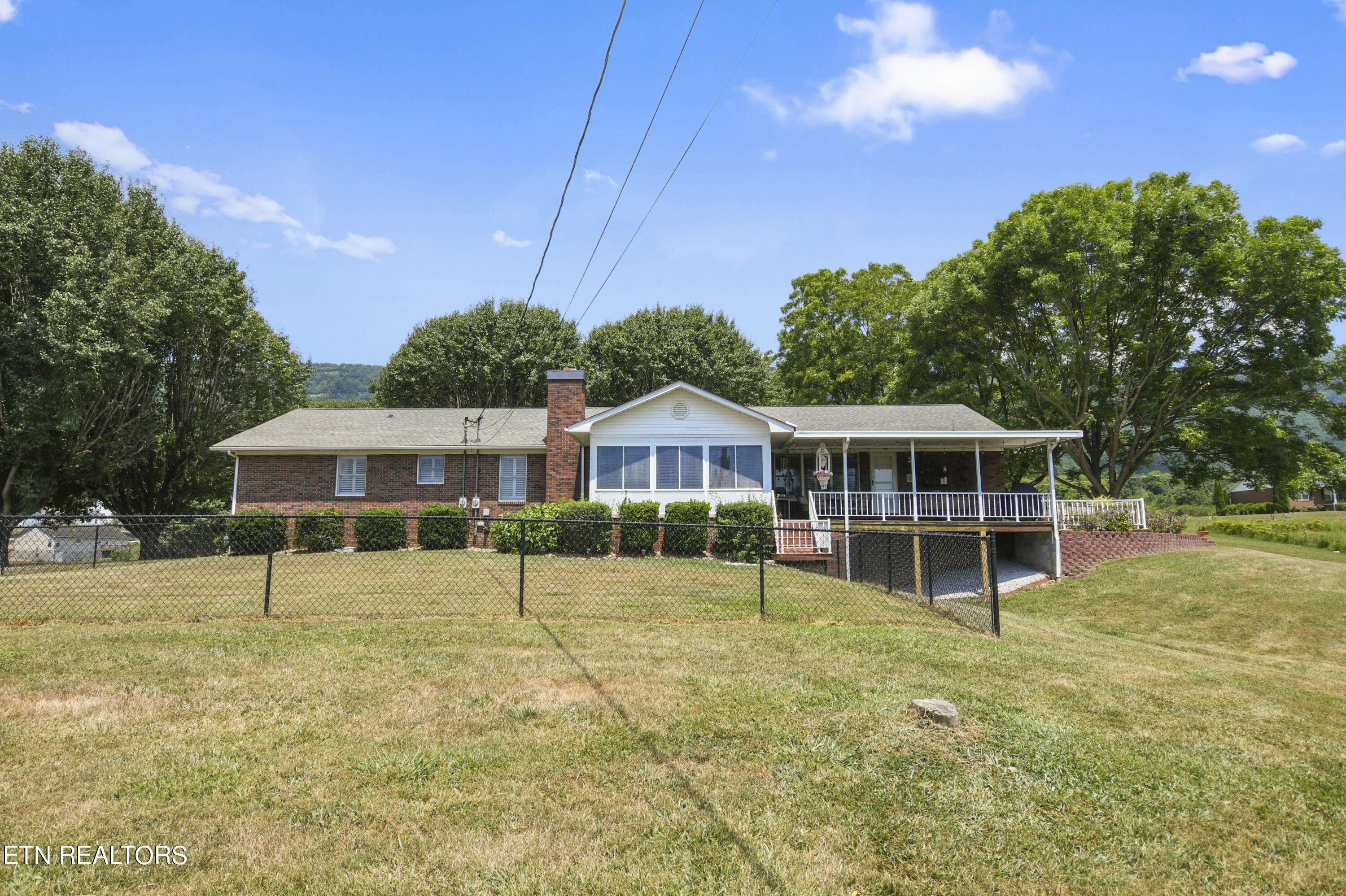 Lafollette, TN 37766,946 Cross Valley Rd