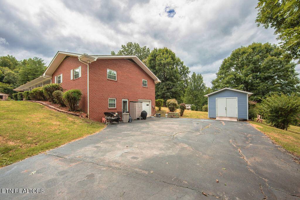 Oliver Springs, TN 37840,202 Poplar LN